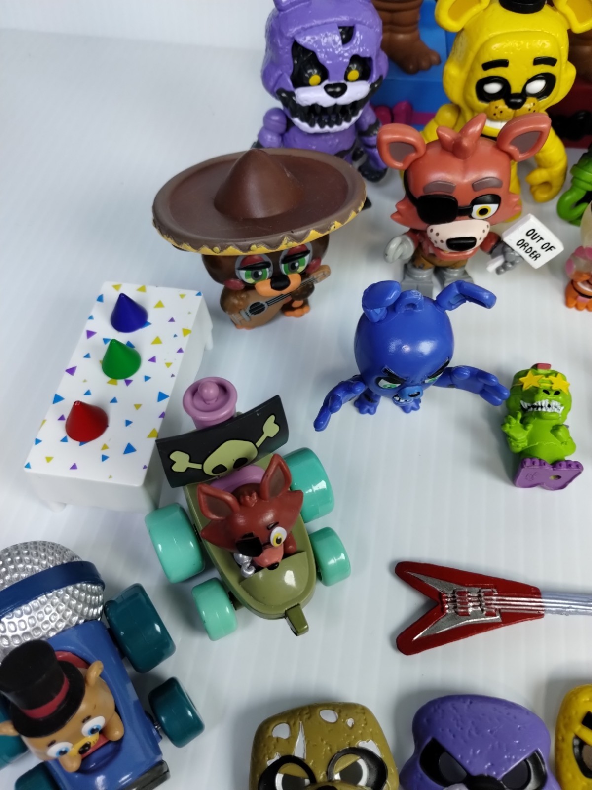 Five Nights At Freddy’s Action Figures Large 50 Piece Lot & Accessories