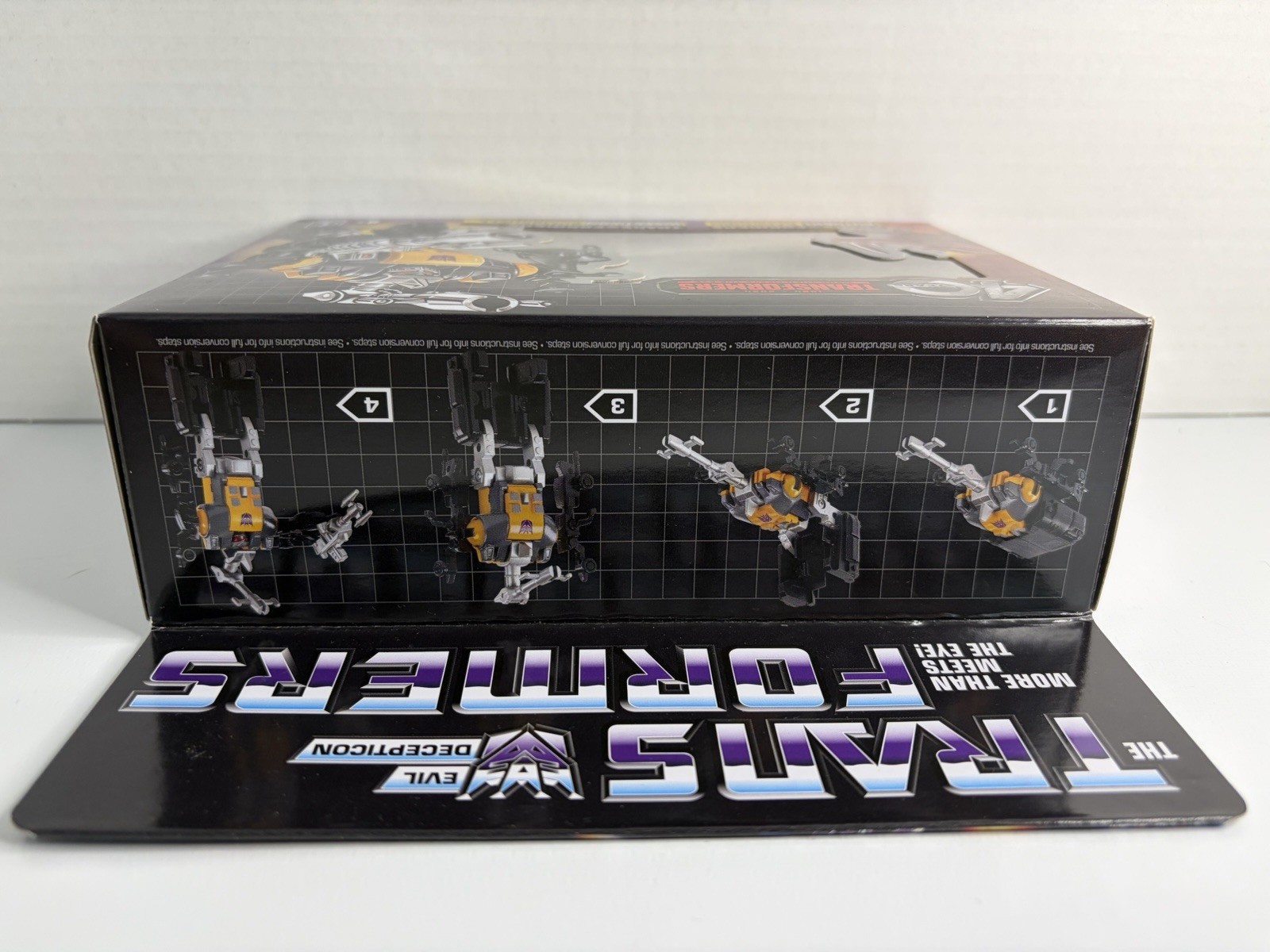 Transformers 40TH Anniversary Bombshell RamHorn