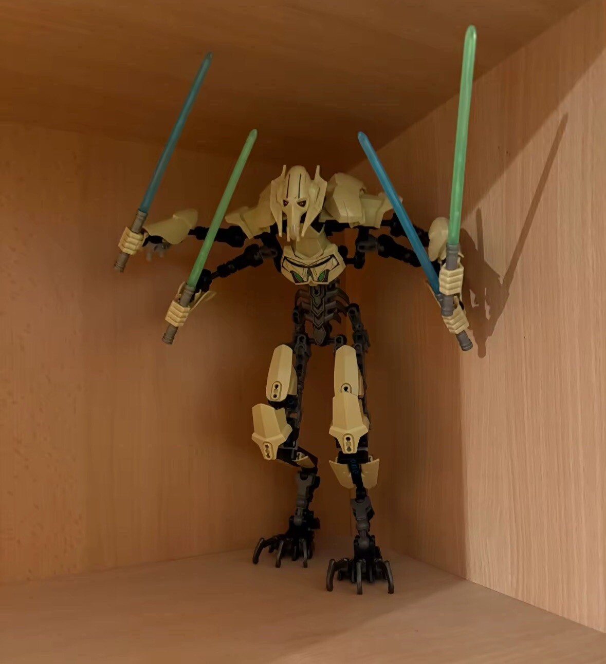 32cm Star War General Robot Grievous With Lightsaber 183 Piece Assembly Kit Toy