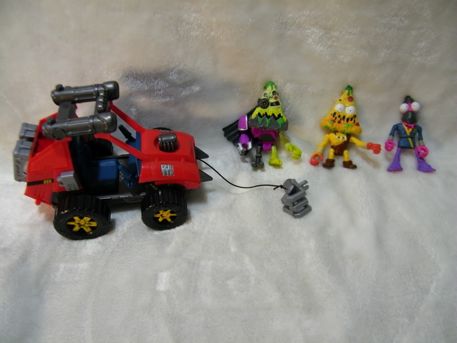 Moose The Grossery Gang 2 in 1 Rotbot Assault Vehicle and 3 Figures