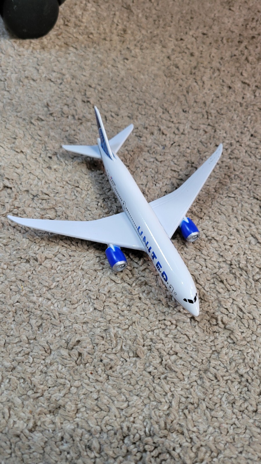 Realtoy Diecast United Air Jet – 5.5 Inches