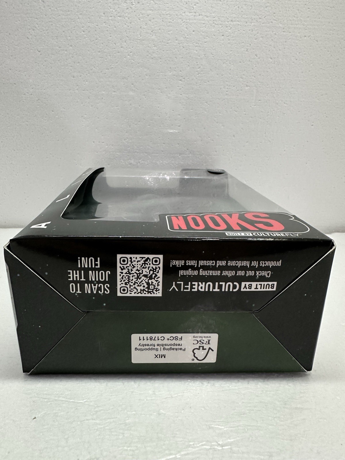 CULTUREFLY CULTURE FLY BOOKS ALIEN ALIENS VINYL BOOK NOOK XENOMORPH FIGURE NEW