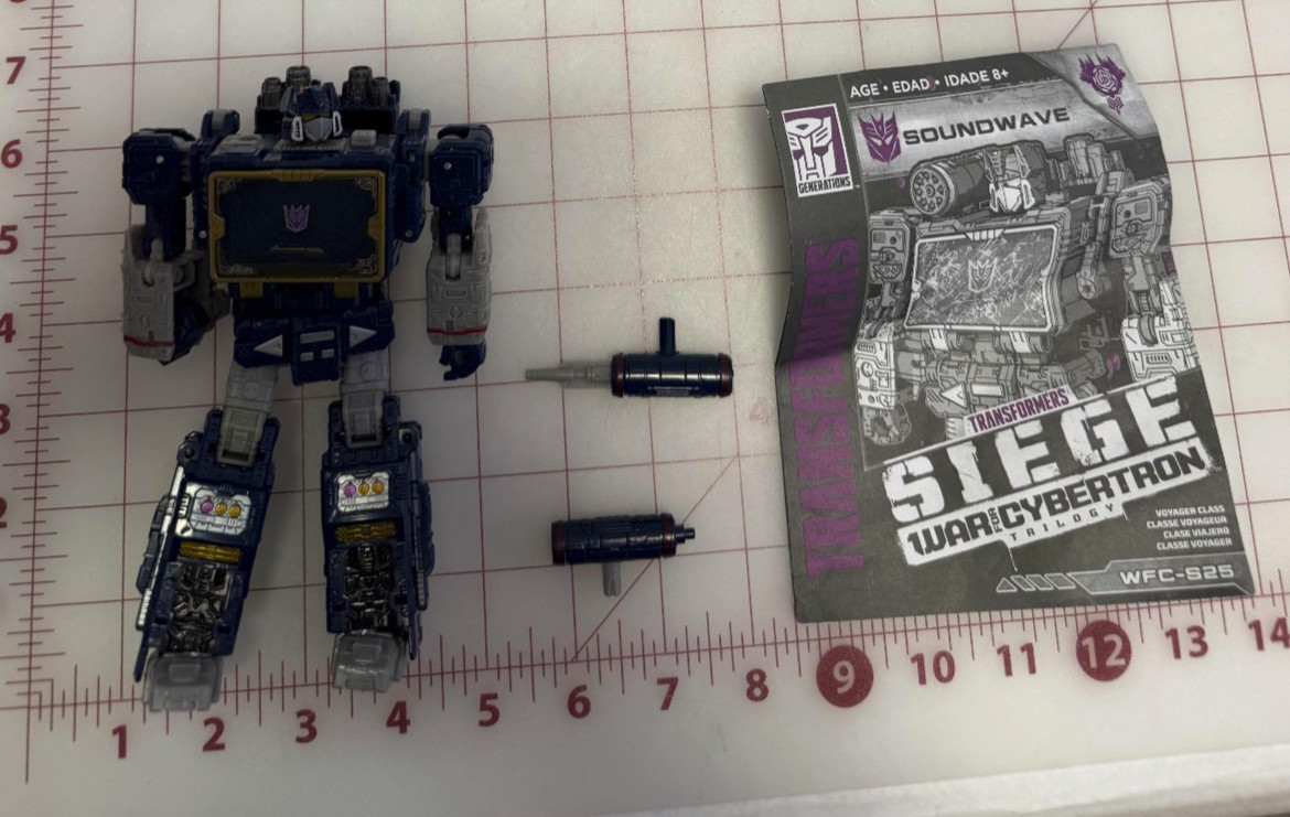Transformers War for Cybertron Voyager Class Soundwave Action Figure Loose #W1
