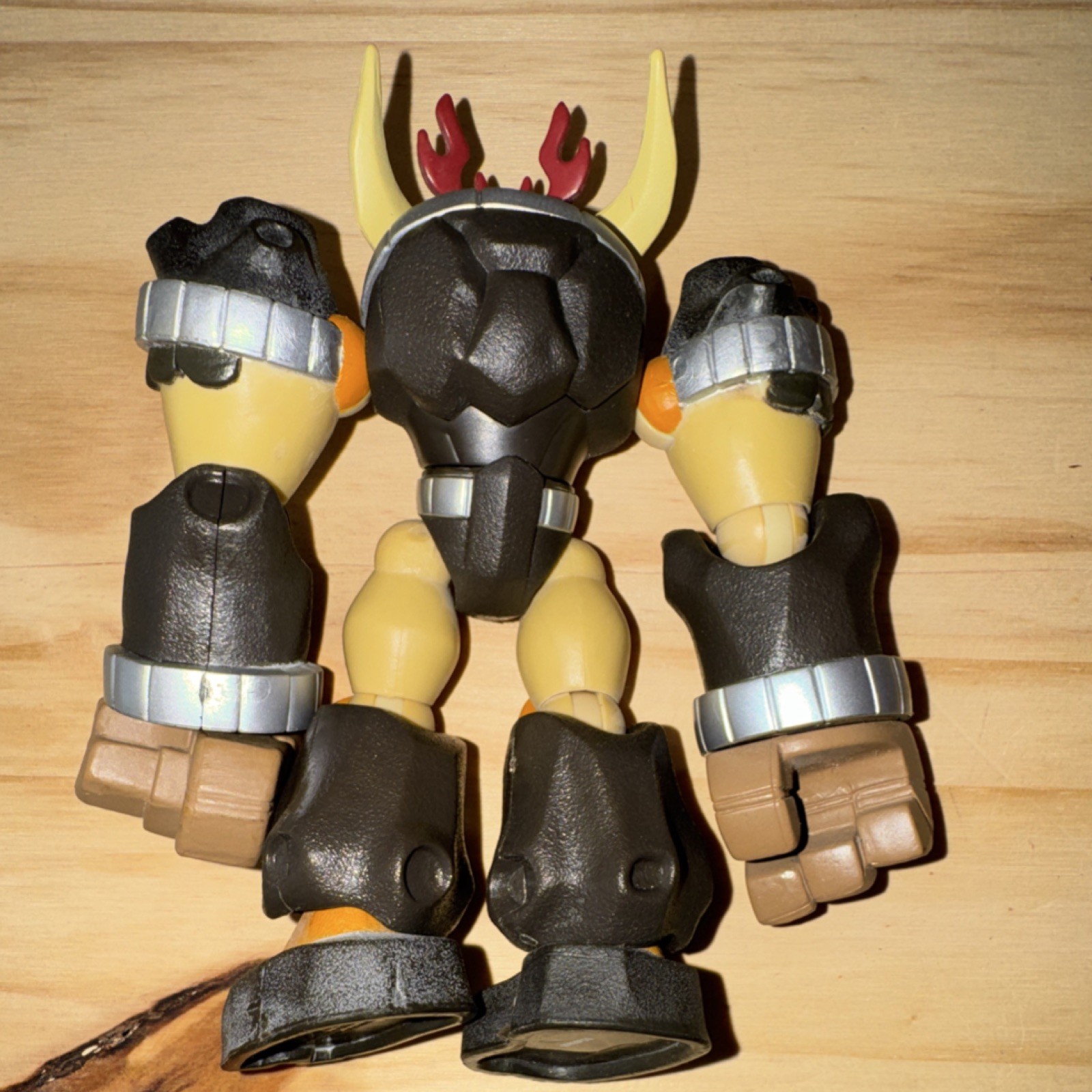 Spin Master El Toro Moose Action Figure Plastic Black Tan Gray Orange Red 2009