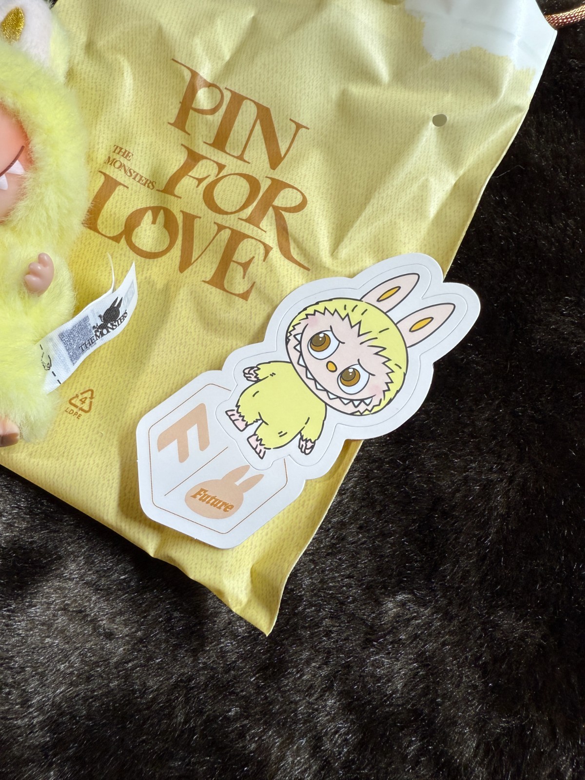 Pop Mart ☆ Labubu ☆ ?AUTHENTIC ? Pin For Love “F” Future ? Yellow [IN HAND]