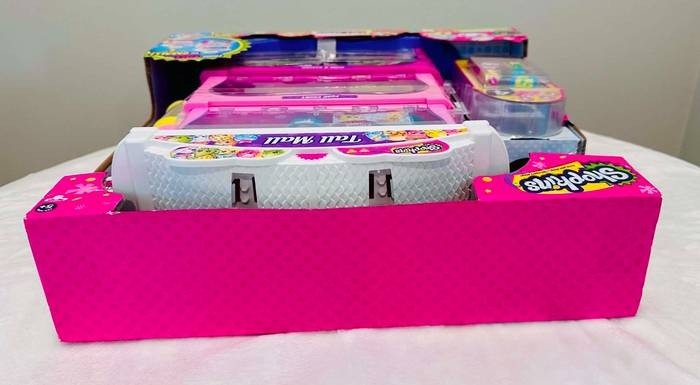 NEW 2015 Shopkins Tall Mall Elevator 4 Exclusive Shopkins Carry Case