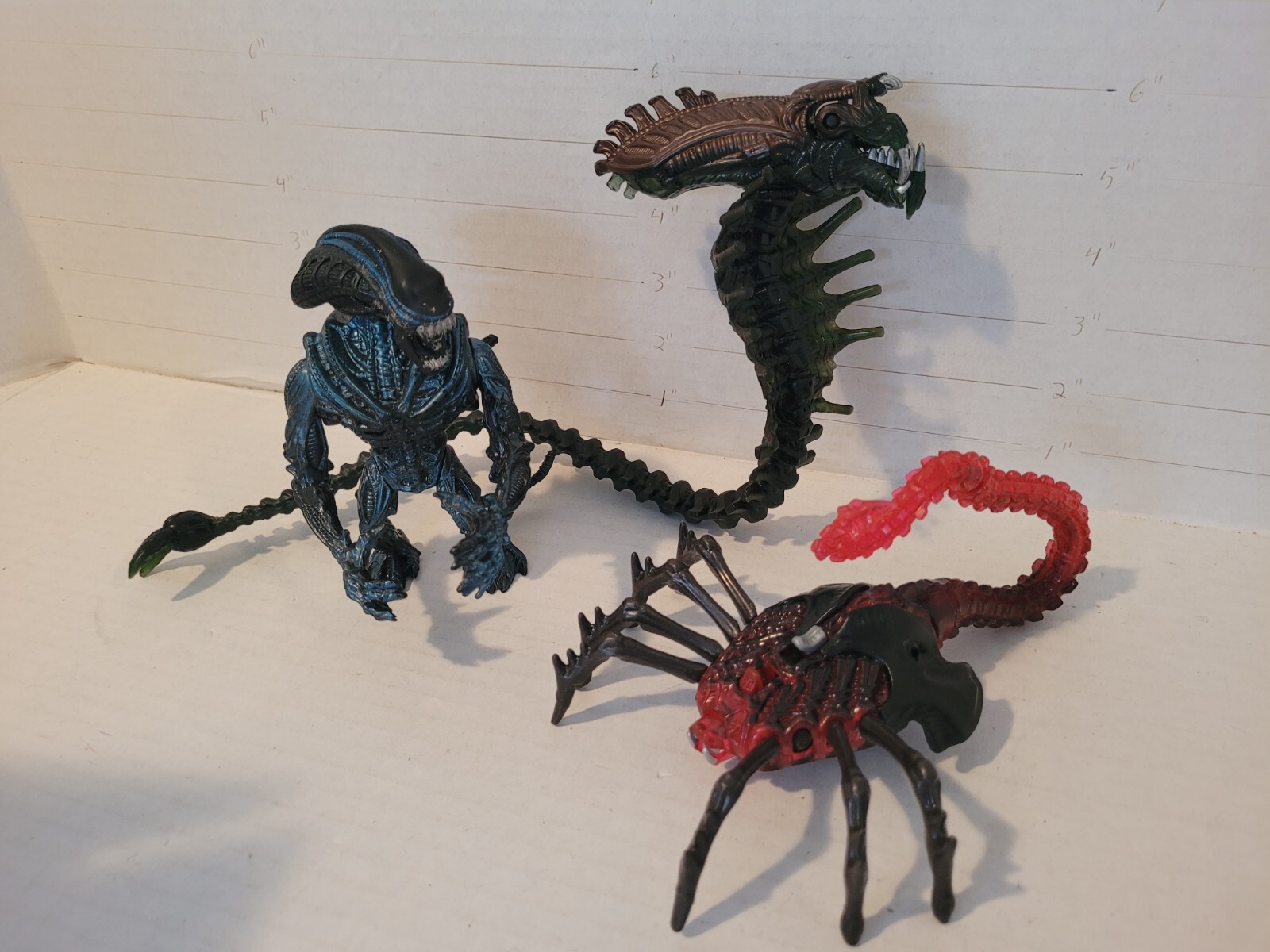 Kenner Aliens Lot 2 Series 4 1996 Snake Large Queen Face Hugger Gorilla