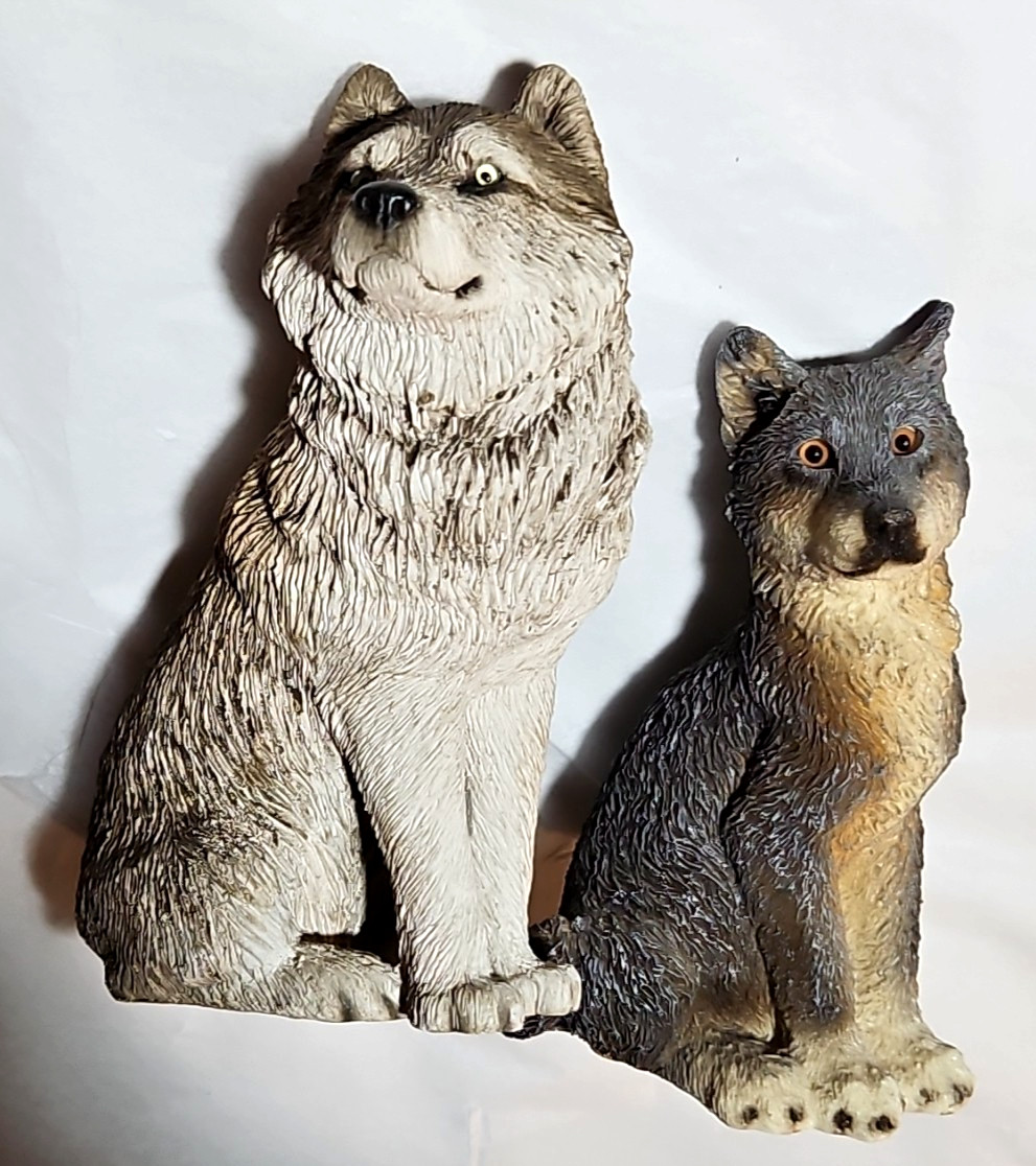 Sandicast Wolf, Figurines~ Lot of 2 Adult & Pup Howling Wildlife Figures Ppd2U!