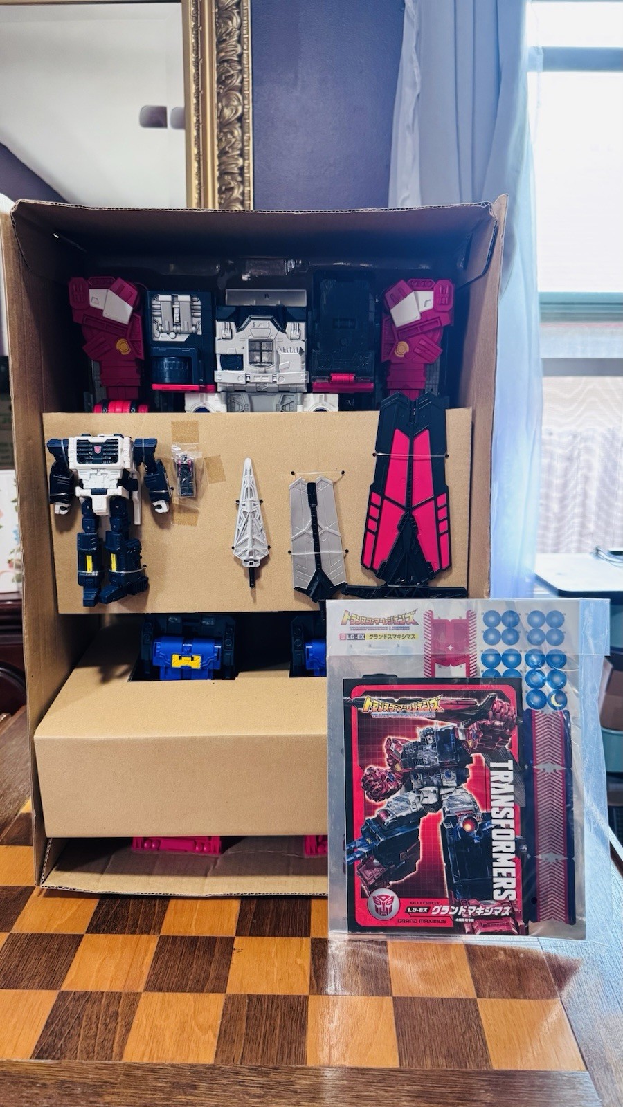Transformers Grand Maximus Takara Tomy Exclusive Spike Cerebros Fortress-New