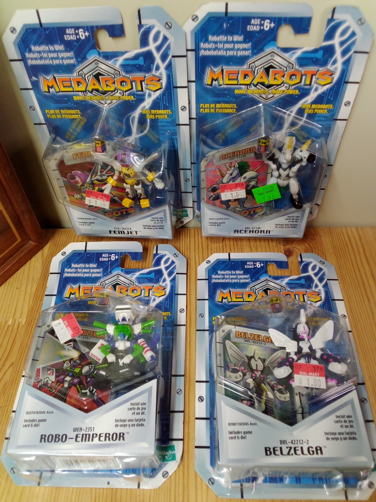Lot of 4 Medabots 2.5″ Figures Belzelga Robo-Emperor Acehorn Femjet New On Card