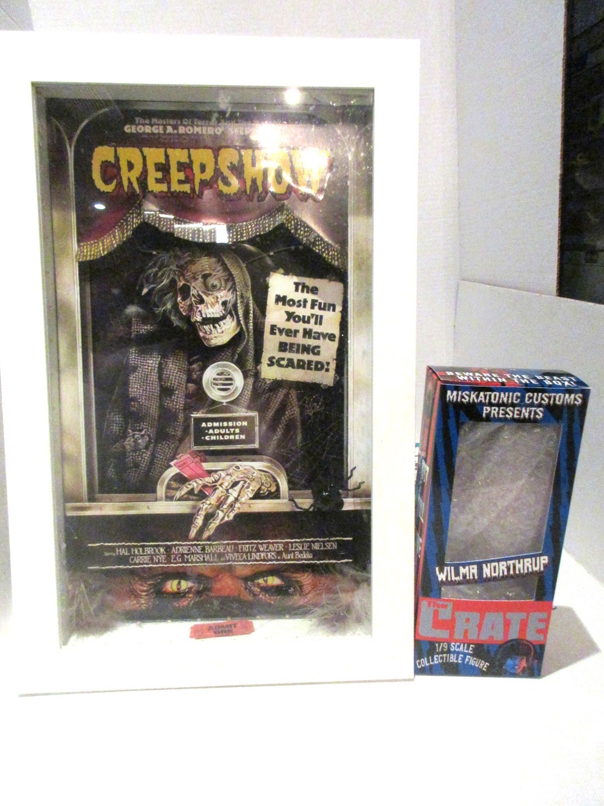 Distinctive Dummies Wilma MIB Creepshow The Crate MIB Light Up Tix Booth $169