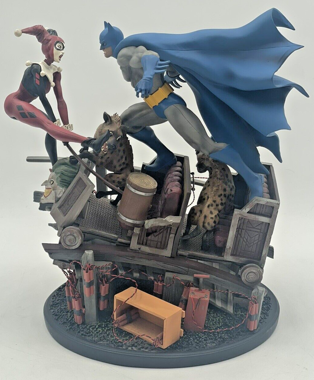 DC Direct Batman vs. Harley Quinn Battle Giant Statue 1st Edition