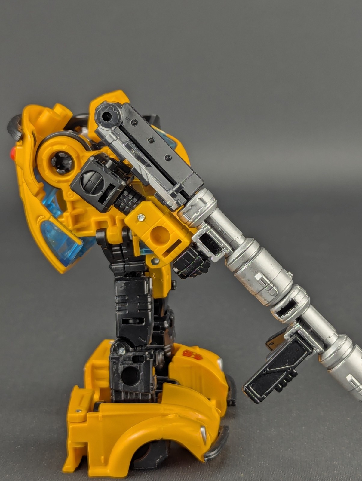 Transformers Netflix Bumblebee complete War For Cybertron WFC Earthrise Walmart