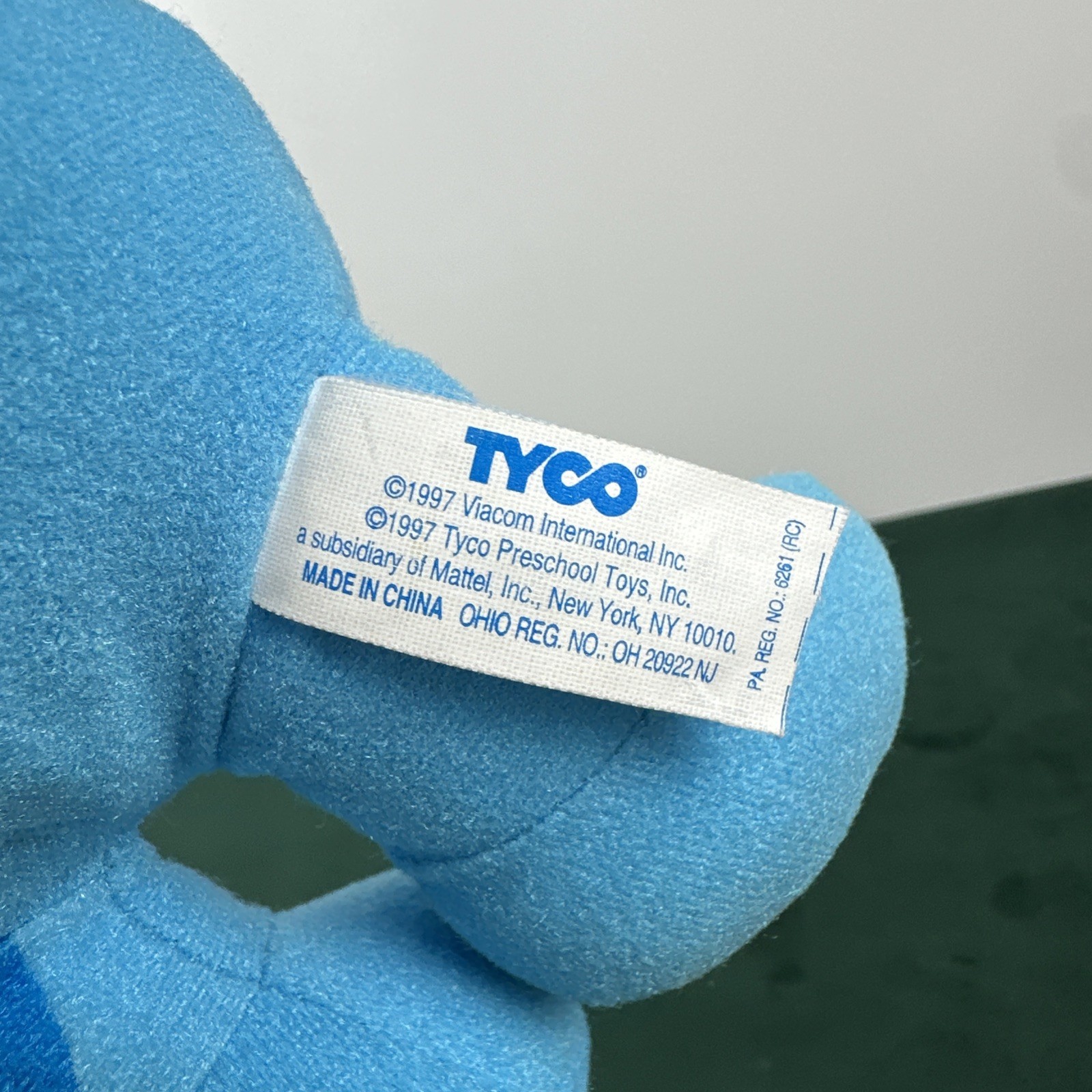 Vintage 1997 Tyco Blues Clues SING ALONG BLUE 12″ Talking Stuffed Plush (WORKS)