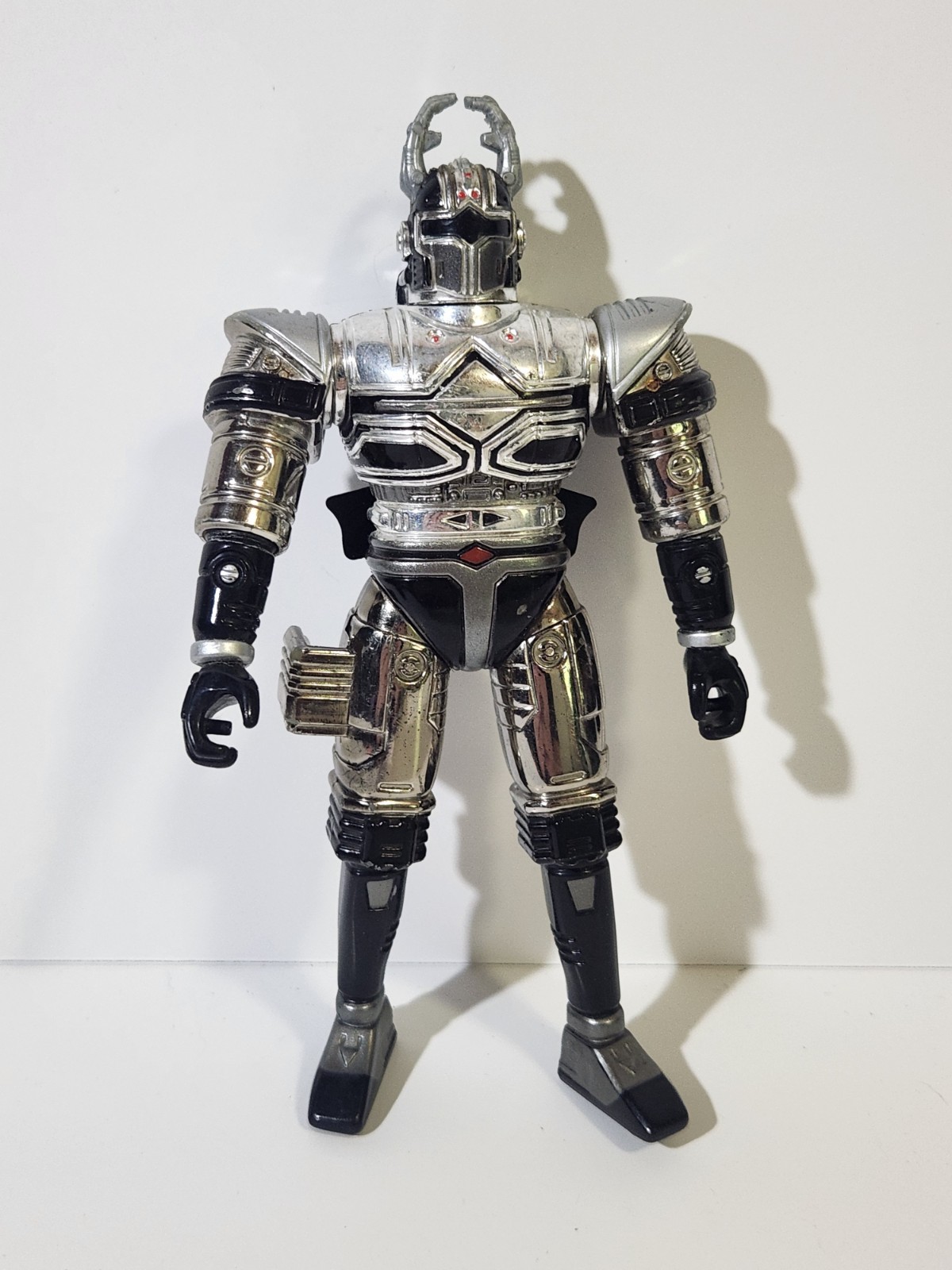 1997 Bandai Beetleborgs Metallic Silver & Black Beetleborg Action Figure Damaged