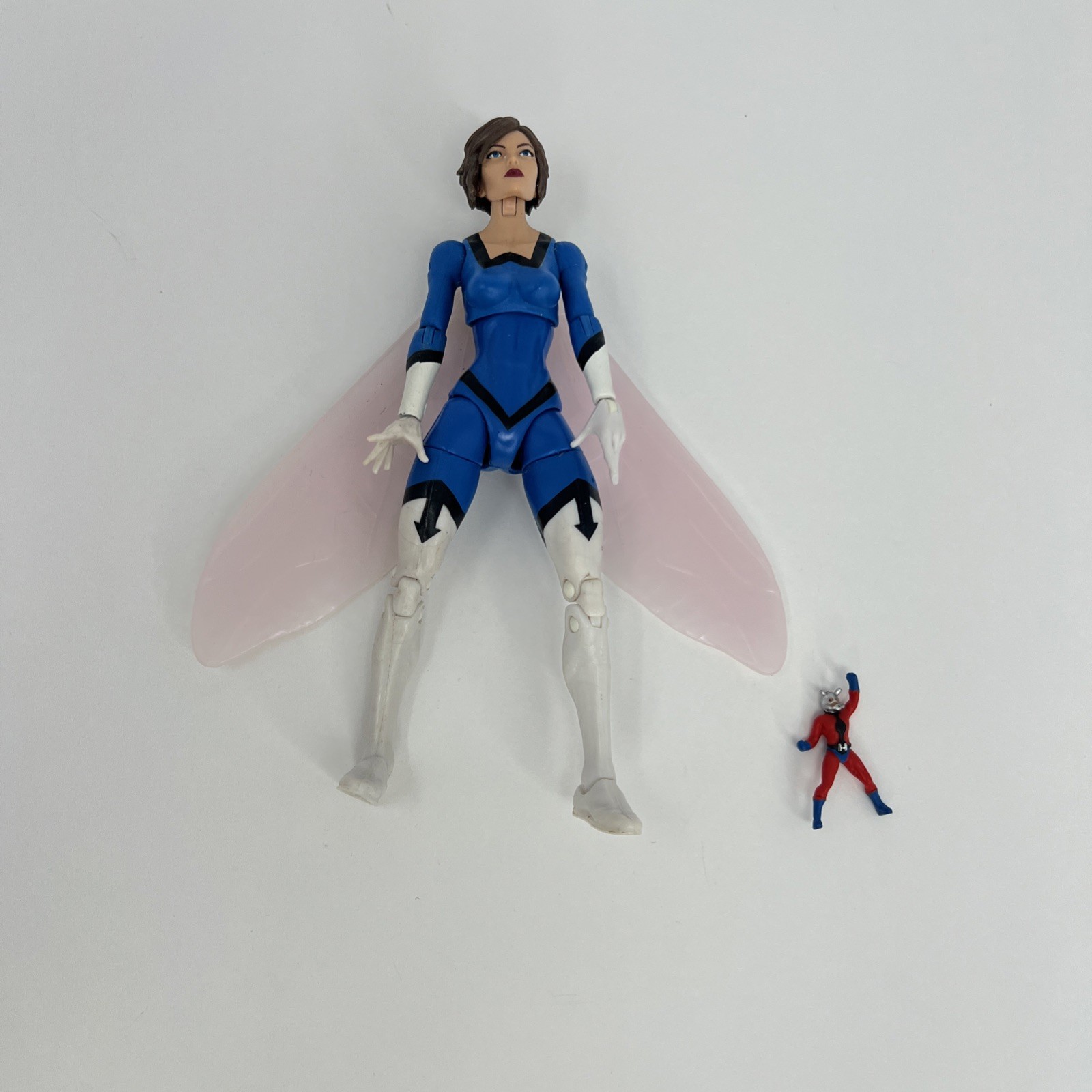 Hasbro Marvel Legends Retro Card Blue Wasp Figure Near Complete READ