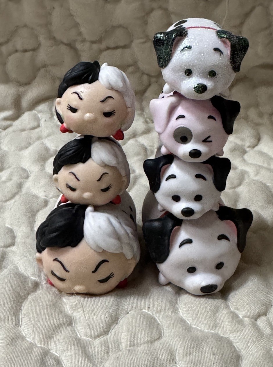 Disney Tsum Tsum Cruella De Vil & 101 Dalmatians Lot 7pc Glitter Dog