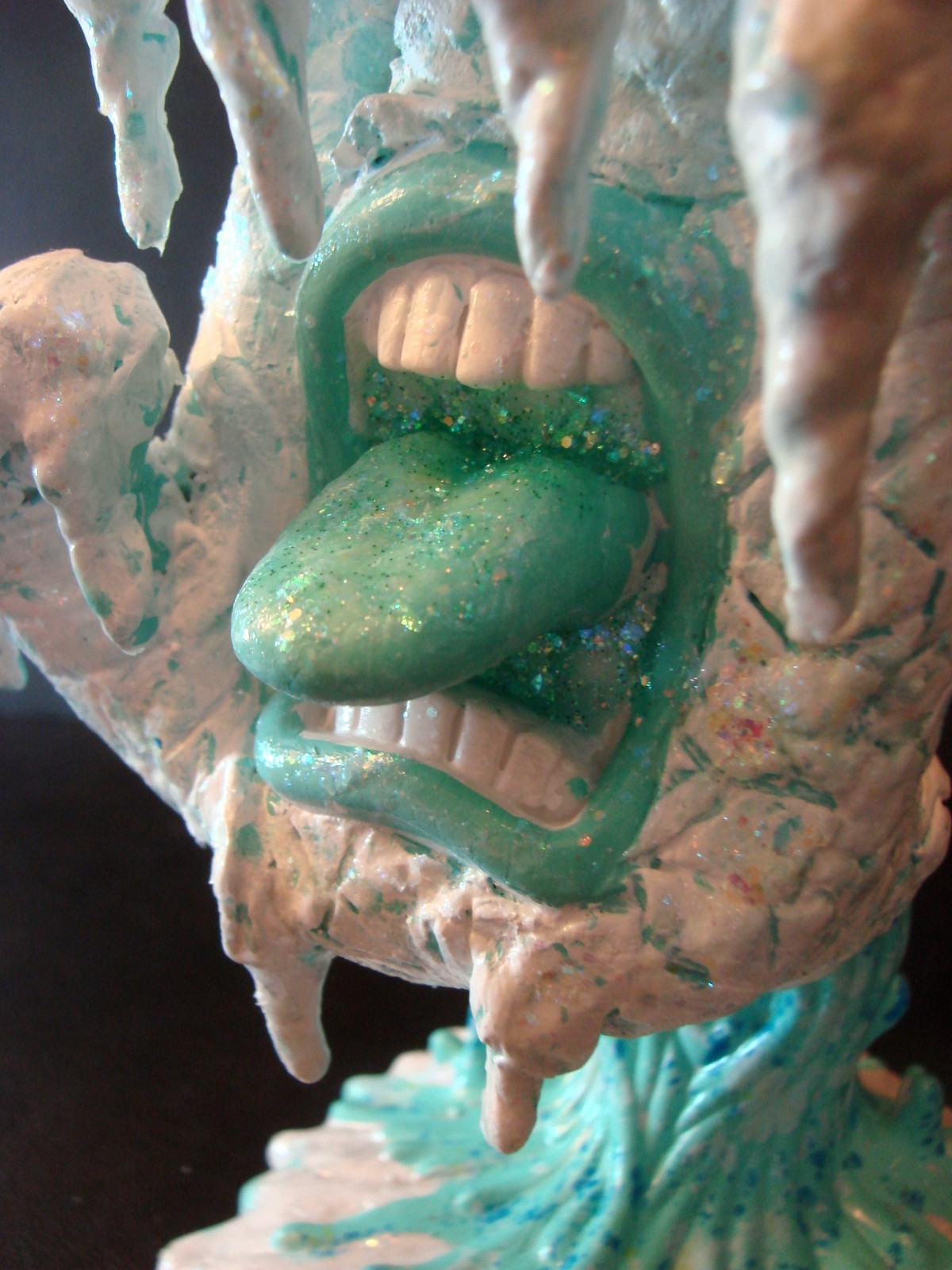 ICE HAND Custom Kidrobot Santa Cruz Screaming Hand Figure