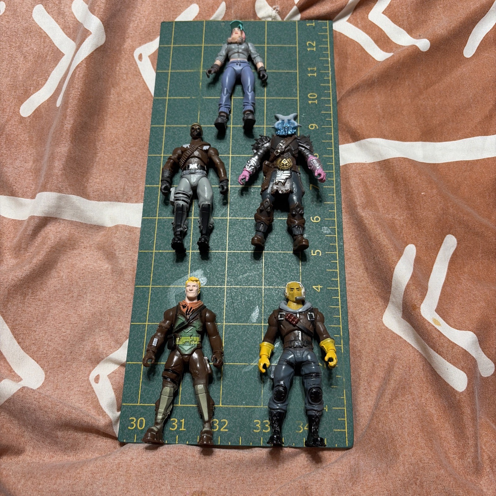 Fortnite Figurine Jonesy Ragnorak PVC 4” Figure Lot Set Unmarked Rare Non Posing