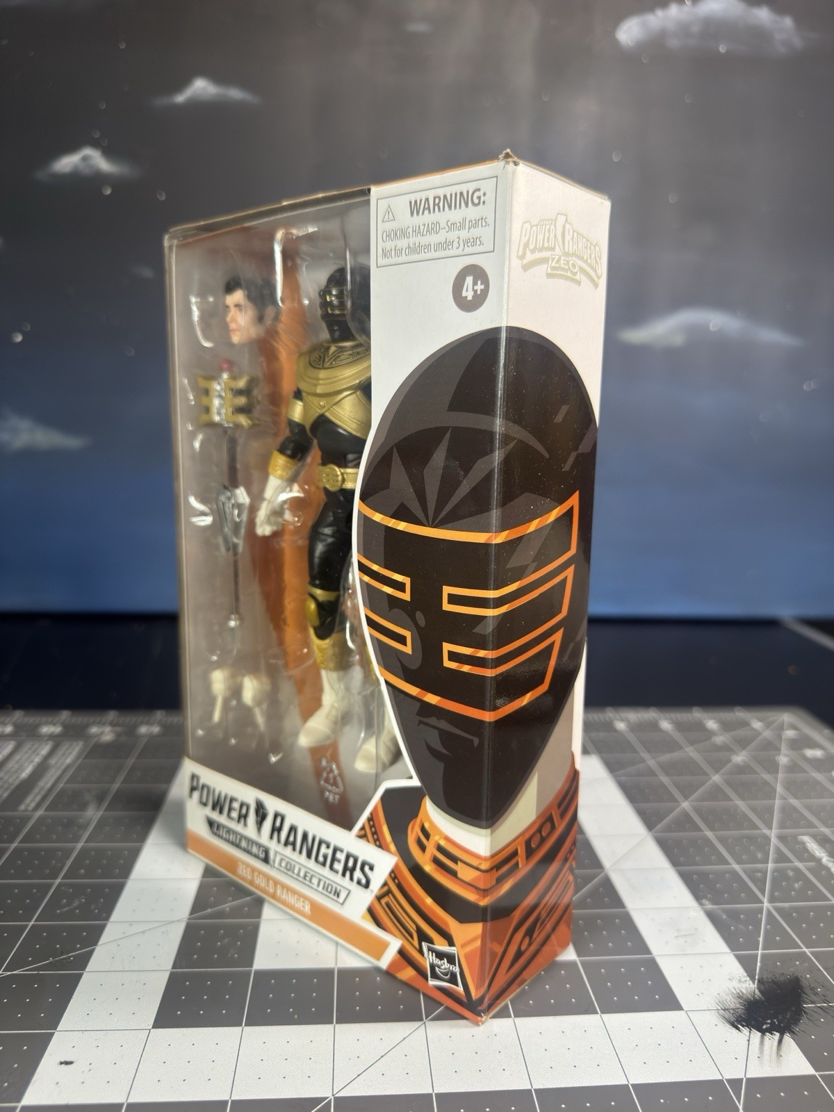 Hasbro Lightning Collection Power Rangers Zeo Gold Ranger Figure w/ Staff
