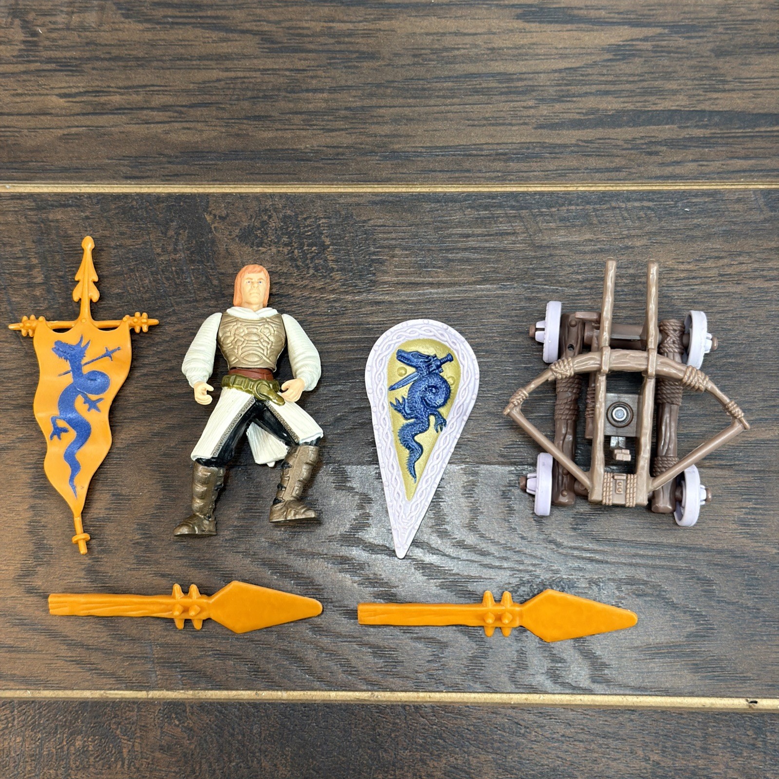 Hasbro Kenner Dragon Heart KING EINON Figure Charging Crossbow Blaster 1995