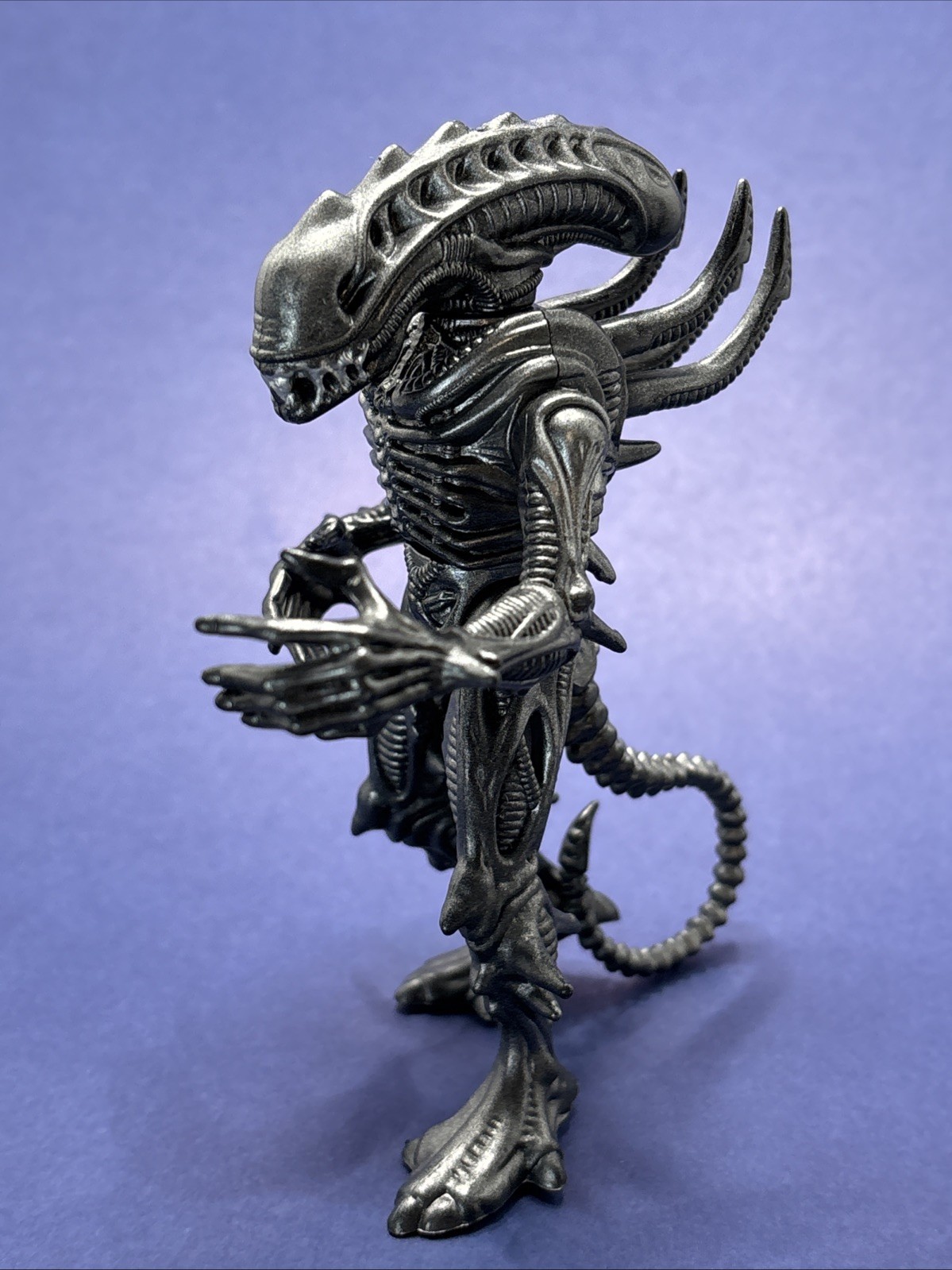 1996 Kenner Aliens vs Marines Silverish Black Scorpion Alien Action Figure Rare