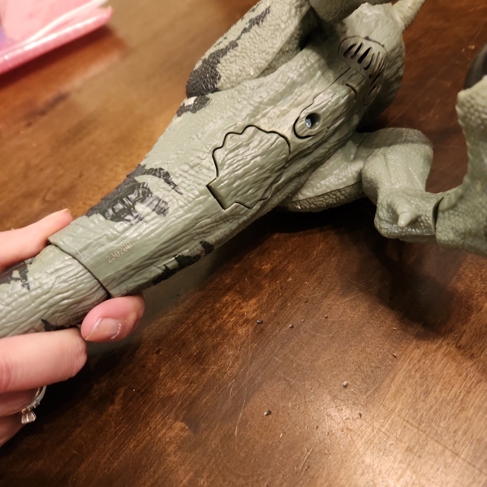 Jurassic World Dominion Strike N’ Roar Giganotosaurus Action Figure Dinosaur SFX