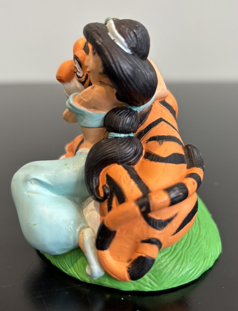 Disney Store Lil Classics Aladdin Princess Jasmine Sitting With Rajah PVC Figure