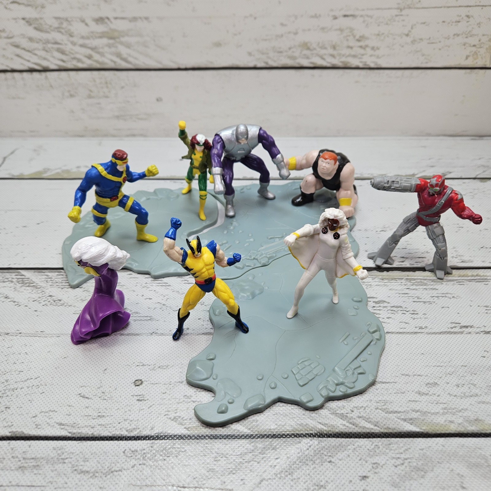 Hardee’s Marvel X-Men Playset Meal Toy Lot 1995 8 Figures 3 Base Pieces 2.5″