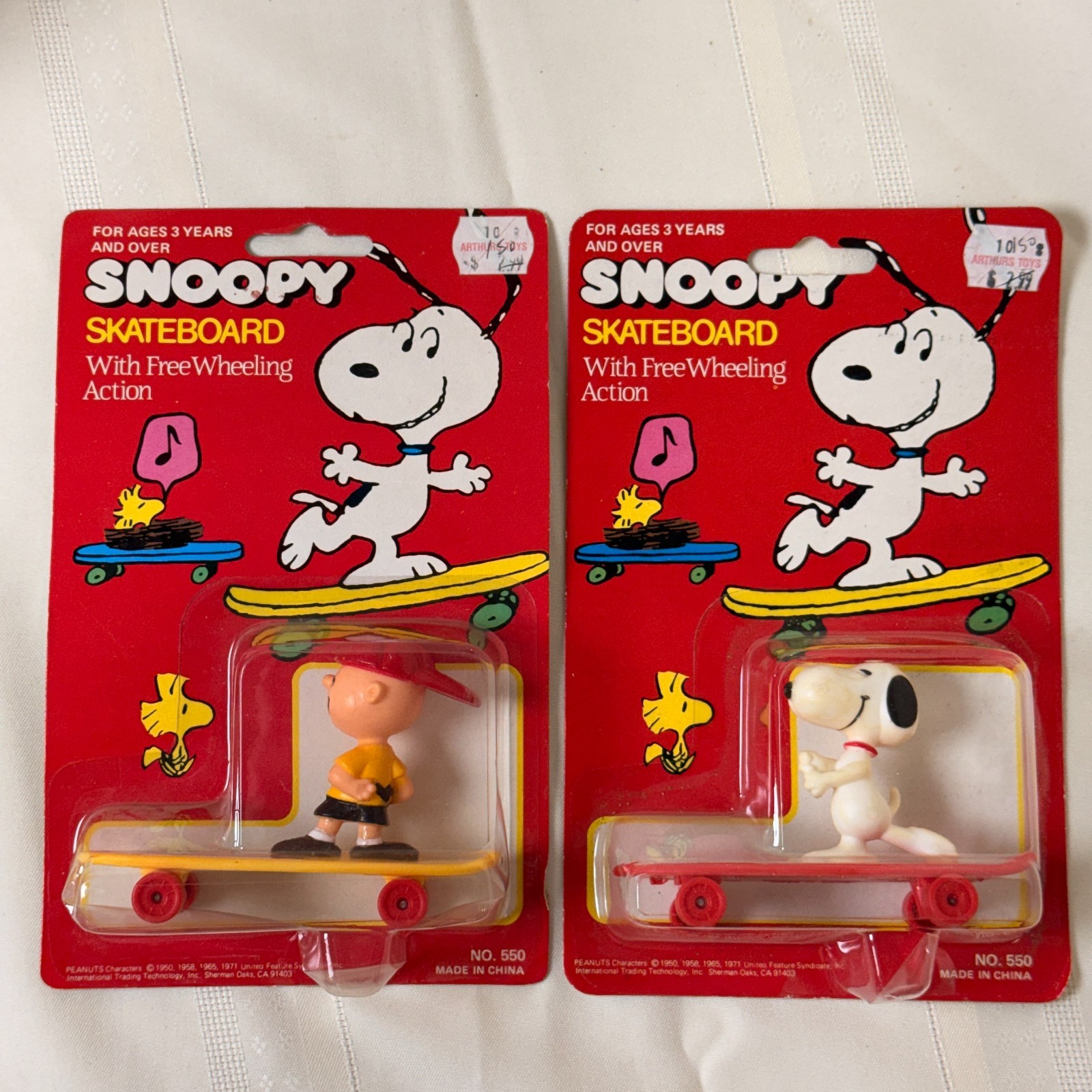 LOT of 2 Vintage 1972 SNOOPY Skateboard Figures Charlie Brown Peanuts NOS New