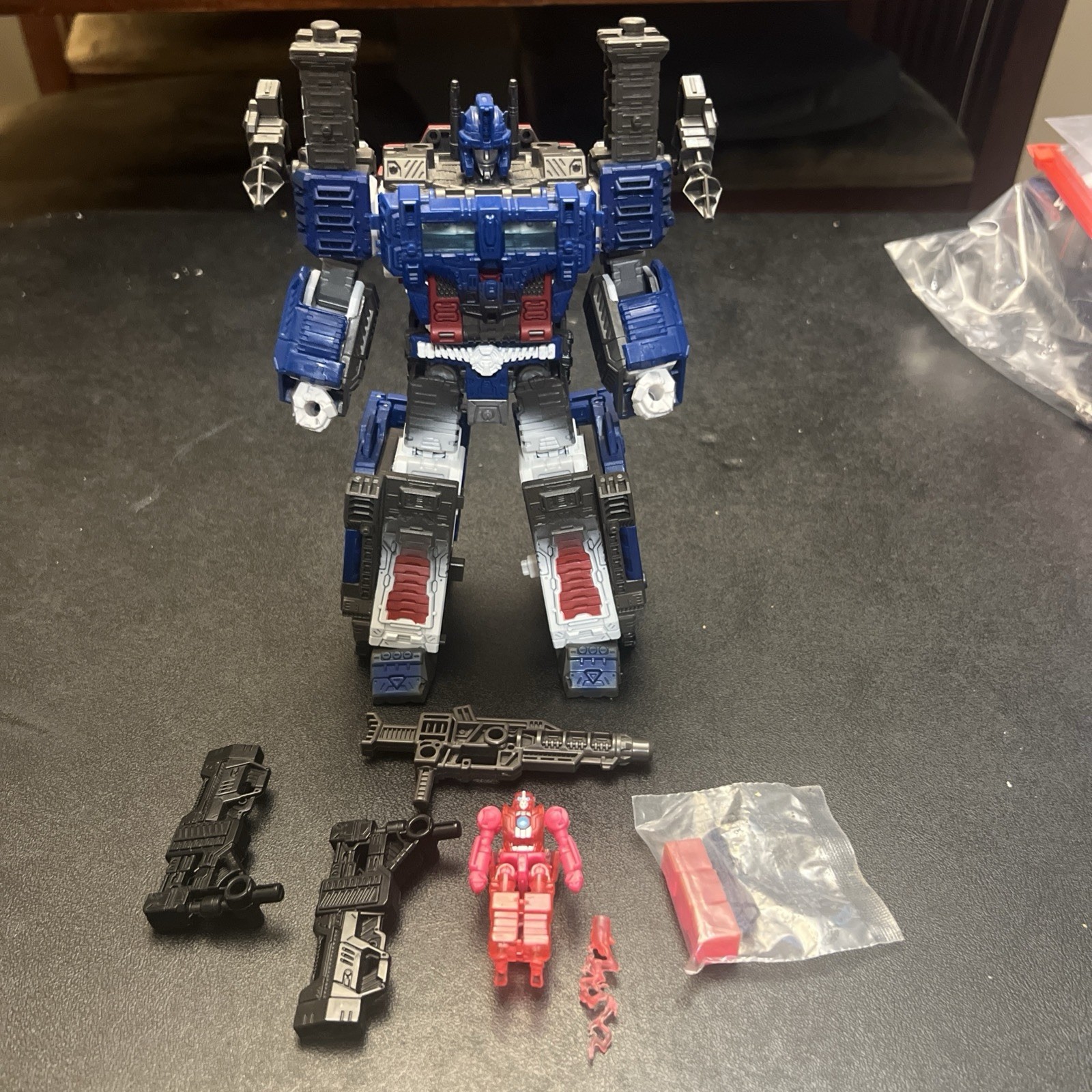 Transformers War For Cybertron WFC Netflix Ultra Magnus Near Complete T13
