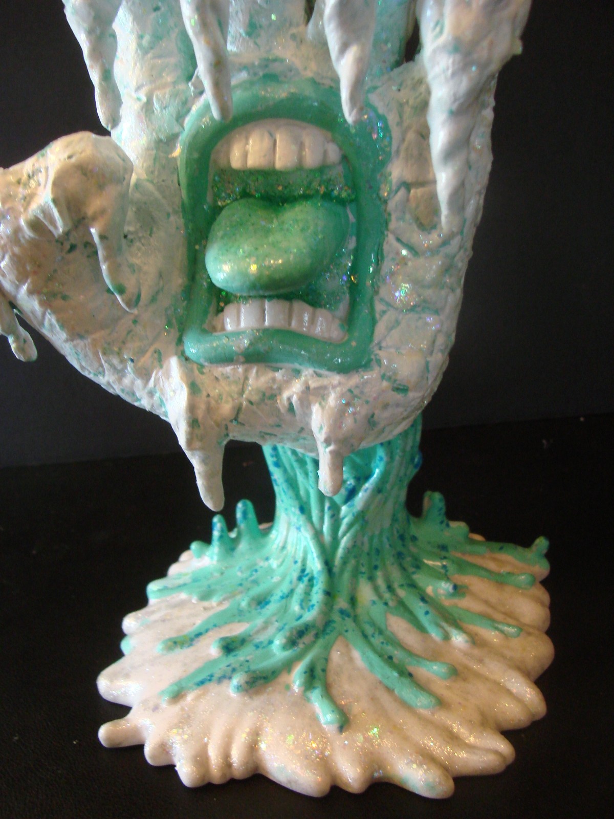 ICE HAND Custom Kidrobot Santa Cruz Screaming Hand Figure