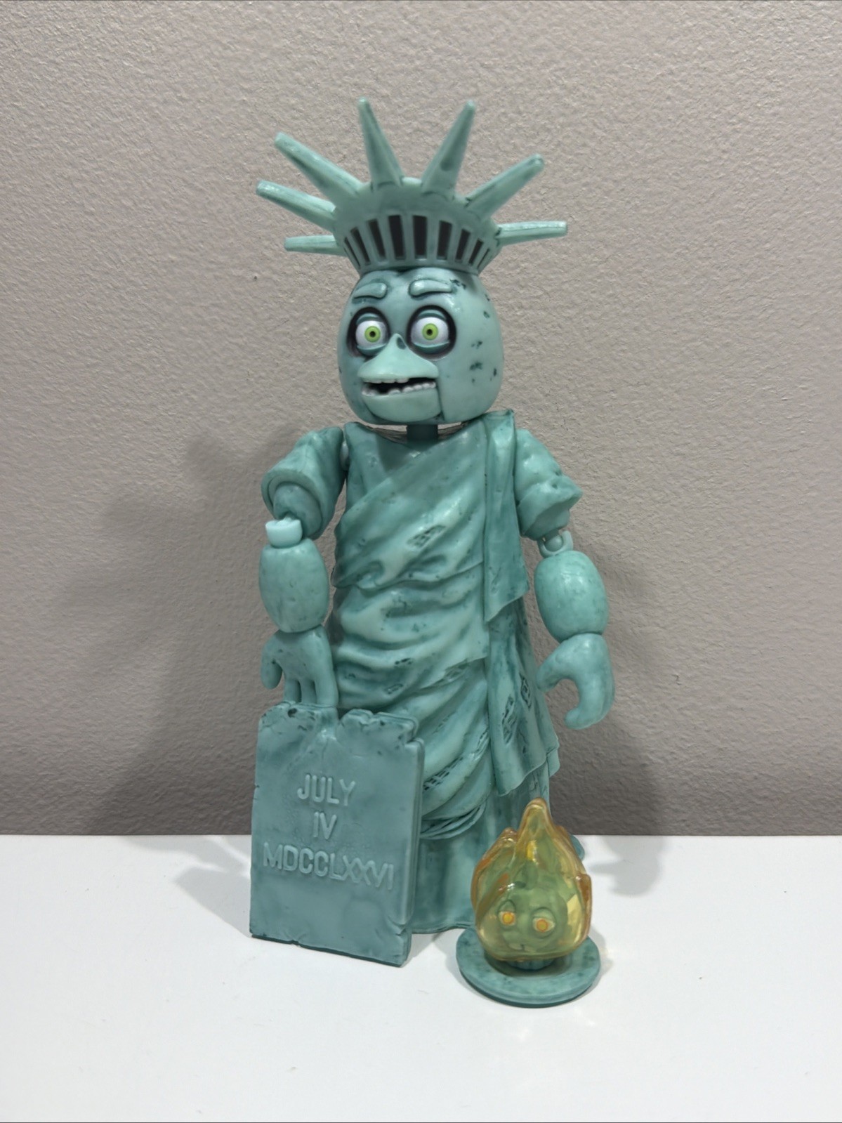 Five Nights At Freddys FNAF Liberty Chica Walmart Exclusive 5” Action Figure P21