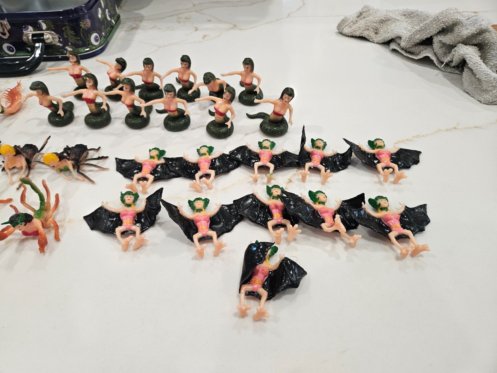 HUGE LOT of Invasion of the Monster Women Figures w/ Tin 2002 Accoutrements