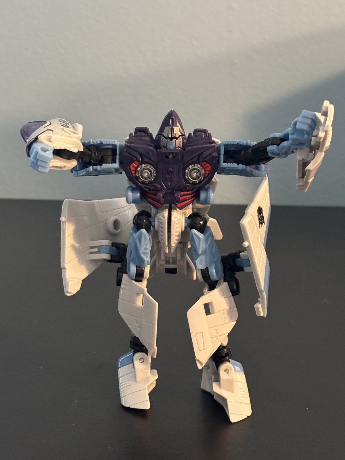 Transformers Hunt for the Decepticons Jetblade Figure Deluxe Class No Weapons