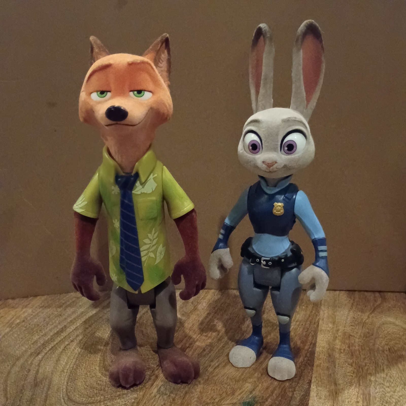 Disney Zootopia Officer Judy And Nick Flocked 9″ Poseable Figure Toys R Us