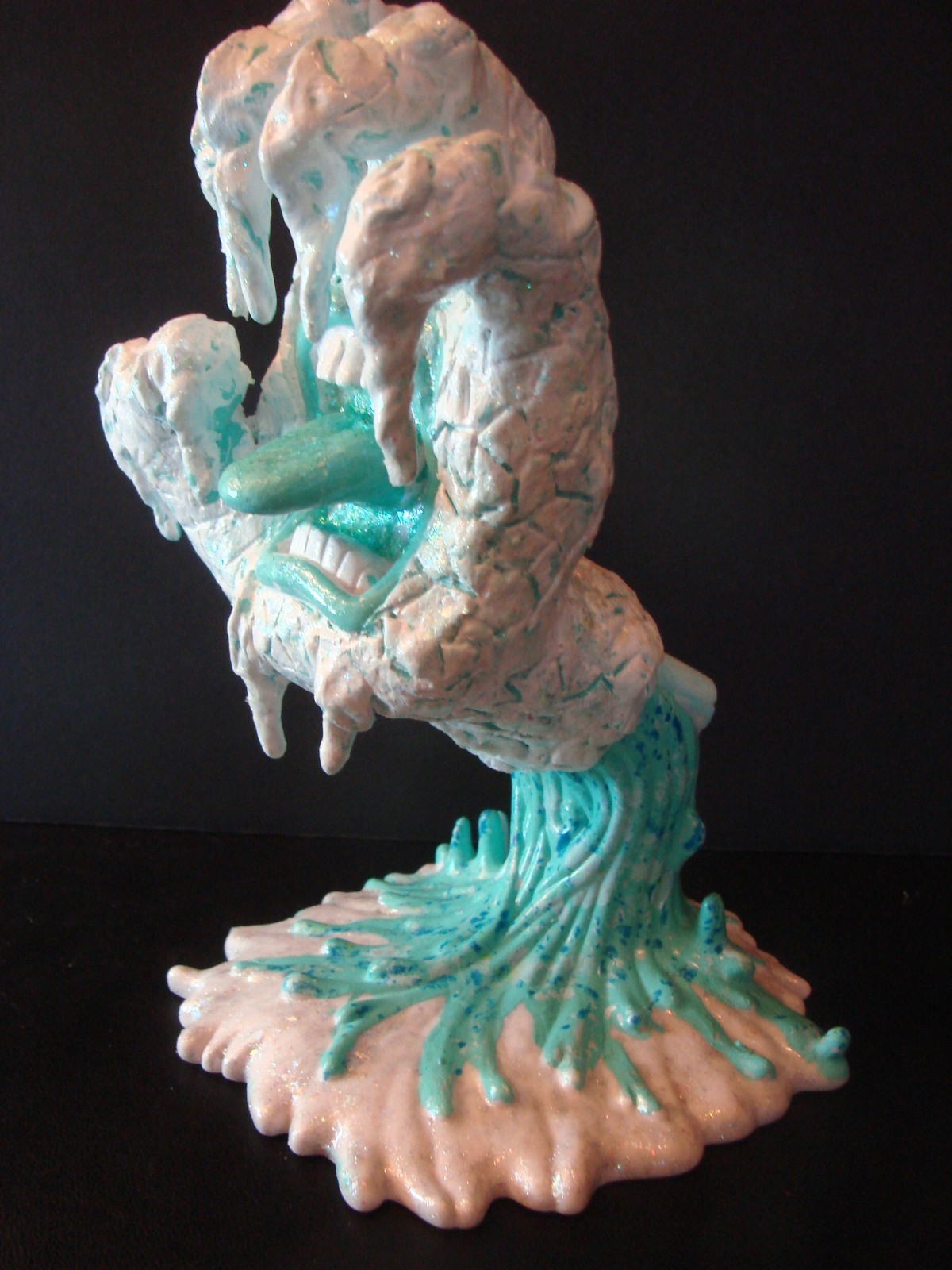 ICE HAND Custom Kidrobot Santa Cruz Screaming Hand Figure