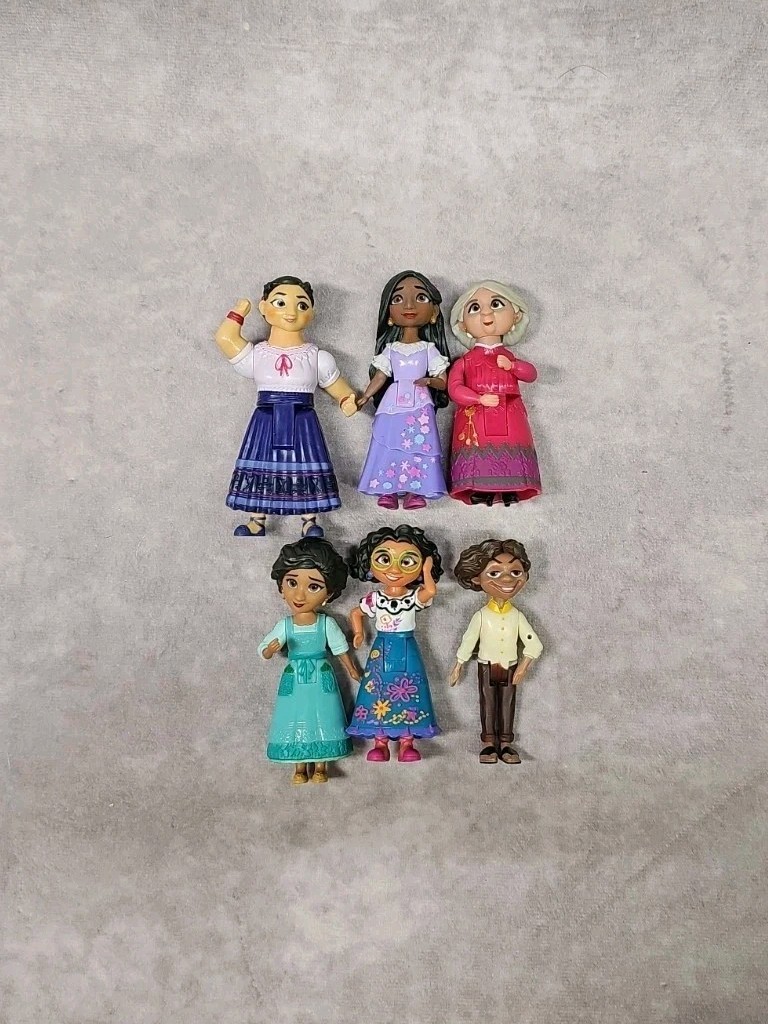 Disney Jakks Encanto Action Figures Luisa Isabella Abuela Julieta Mirabel Camilo