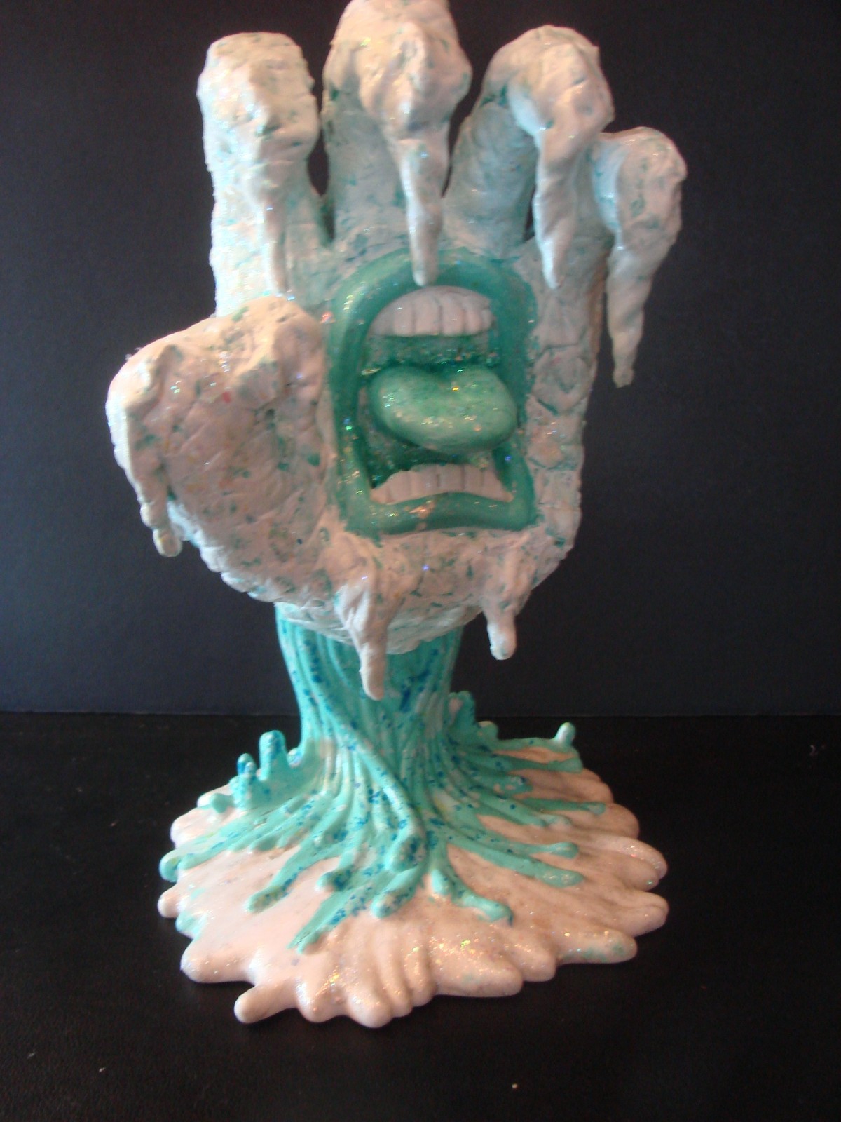 ICE HAND Custom Kidrobot Santa Cruz Screaming Hand Figure