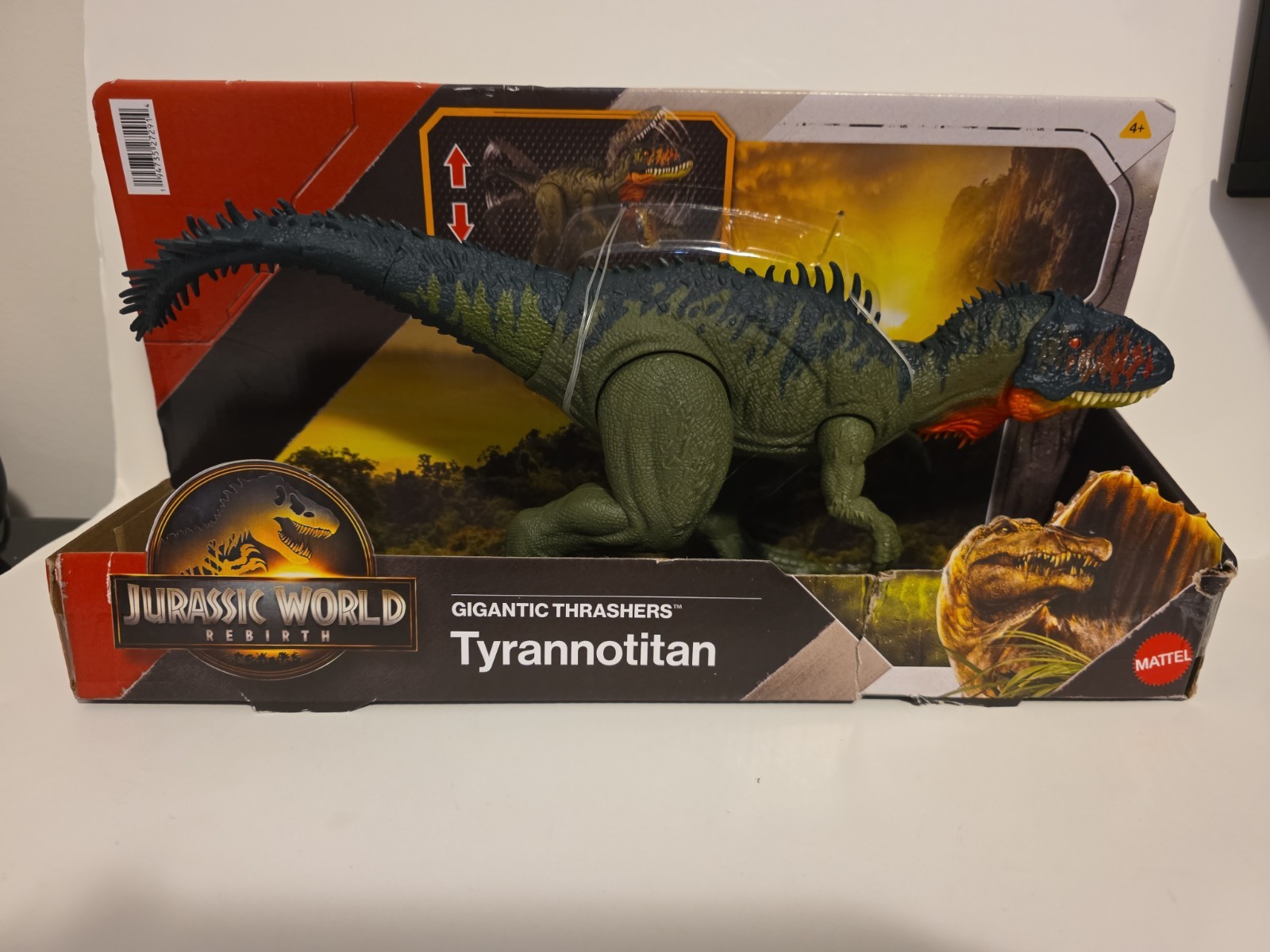Jurassic World Rebirth Gigantic Thrashers Tyrannotitian Dinosaur Figure