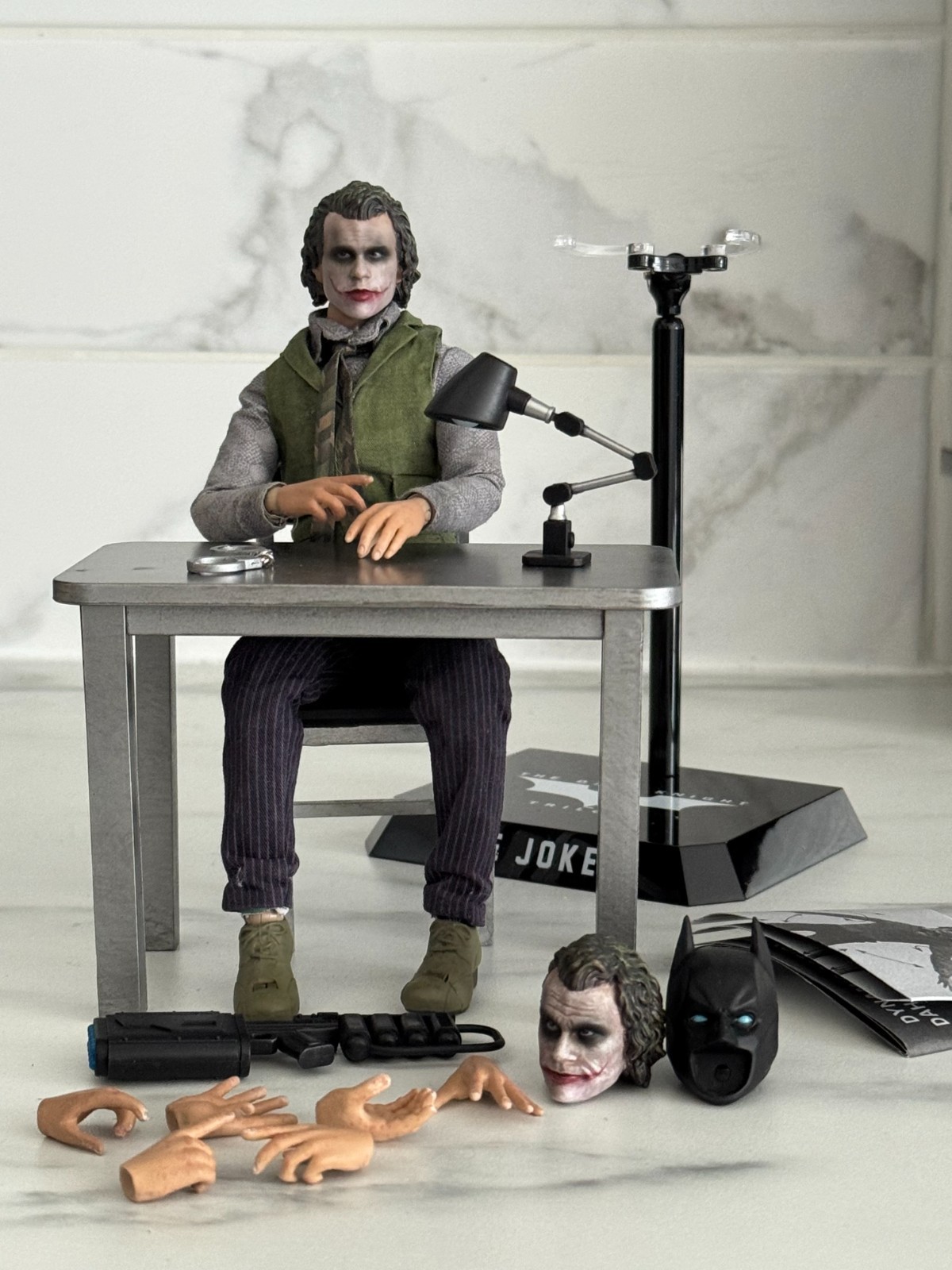 Beast Kingdom The Dark Knight: The Joker DAH-024DX Delux Loose (READ)