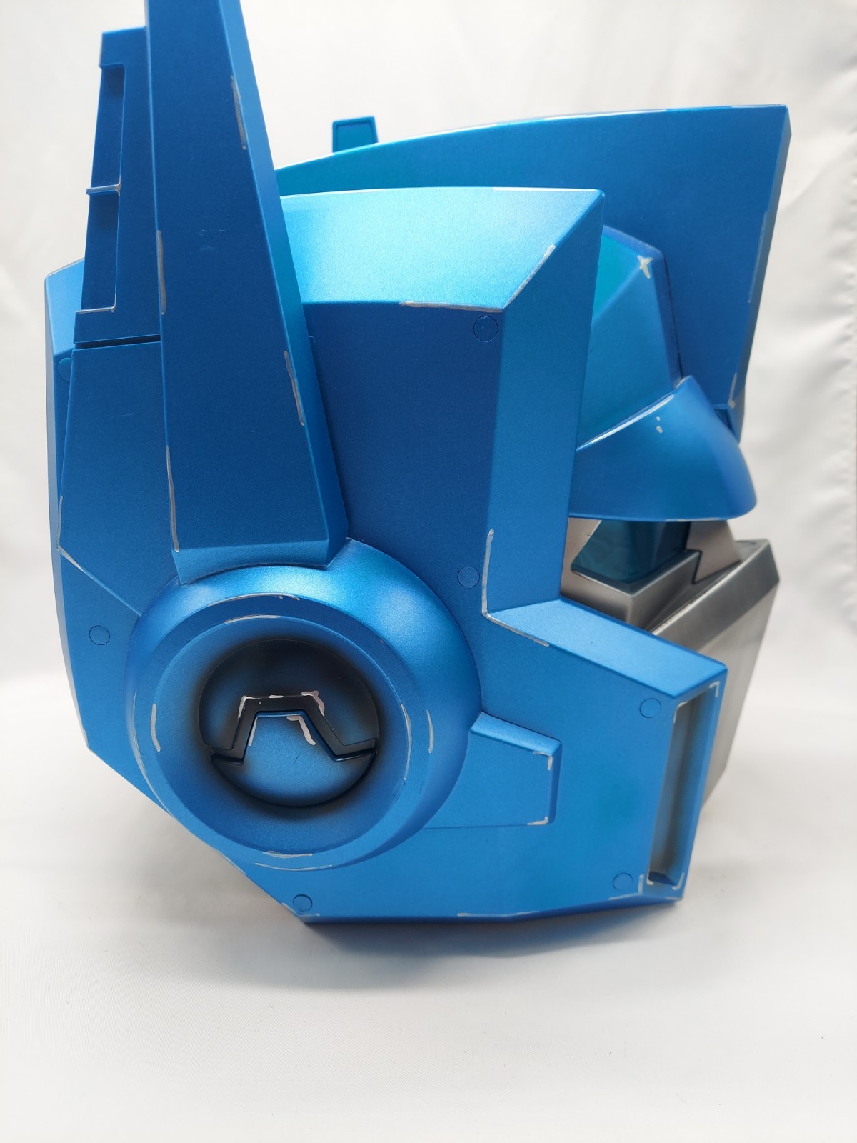 GameStop Exclusive Modern Icons Transformers G1 Optimus Prime 1:1 Replica Helmet