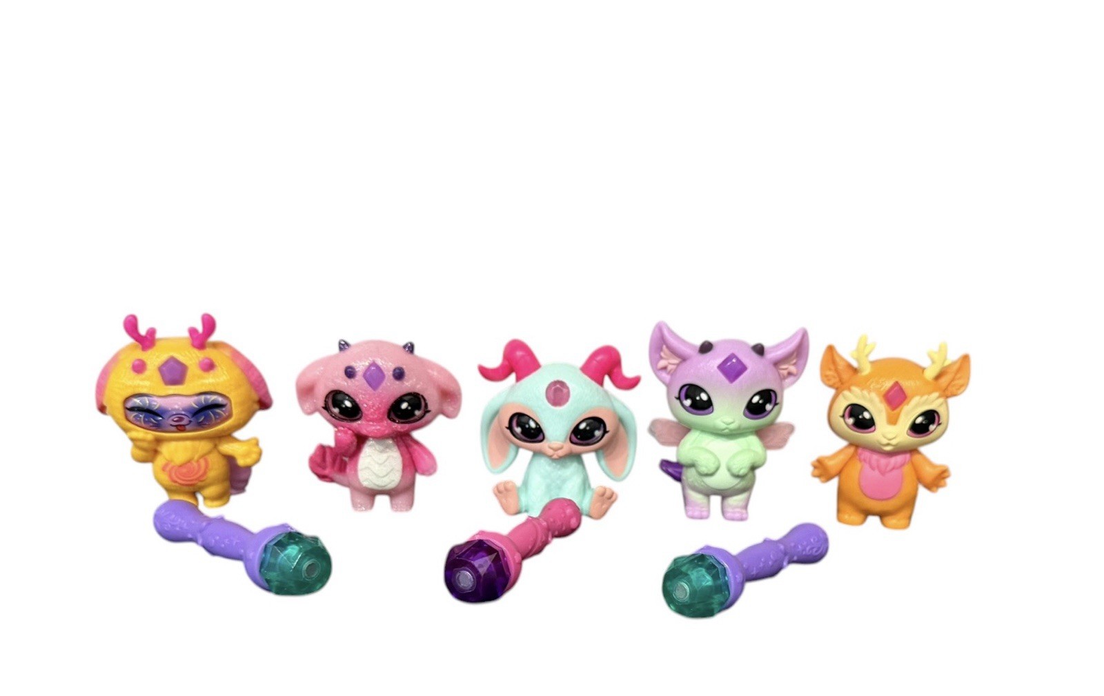 Magic Mixies Mixlings Collectible Hard Plastic (5) Action Figures W/ 3 Wands