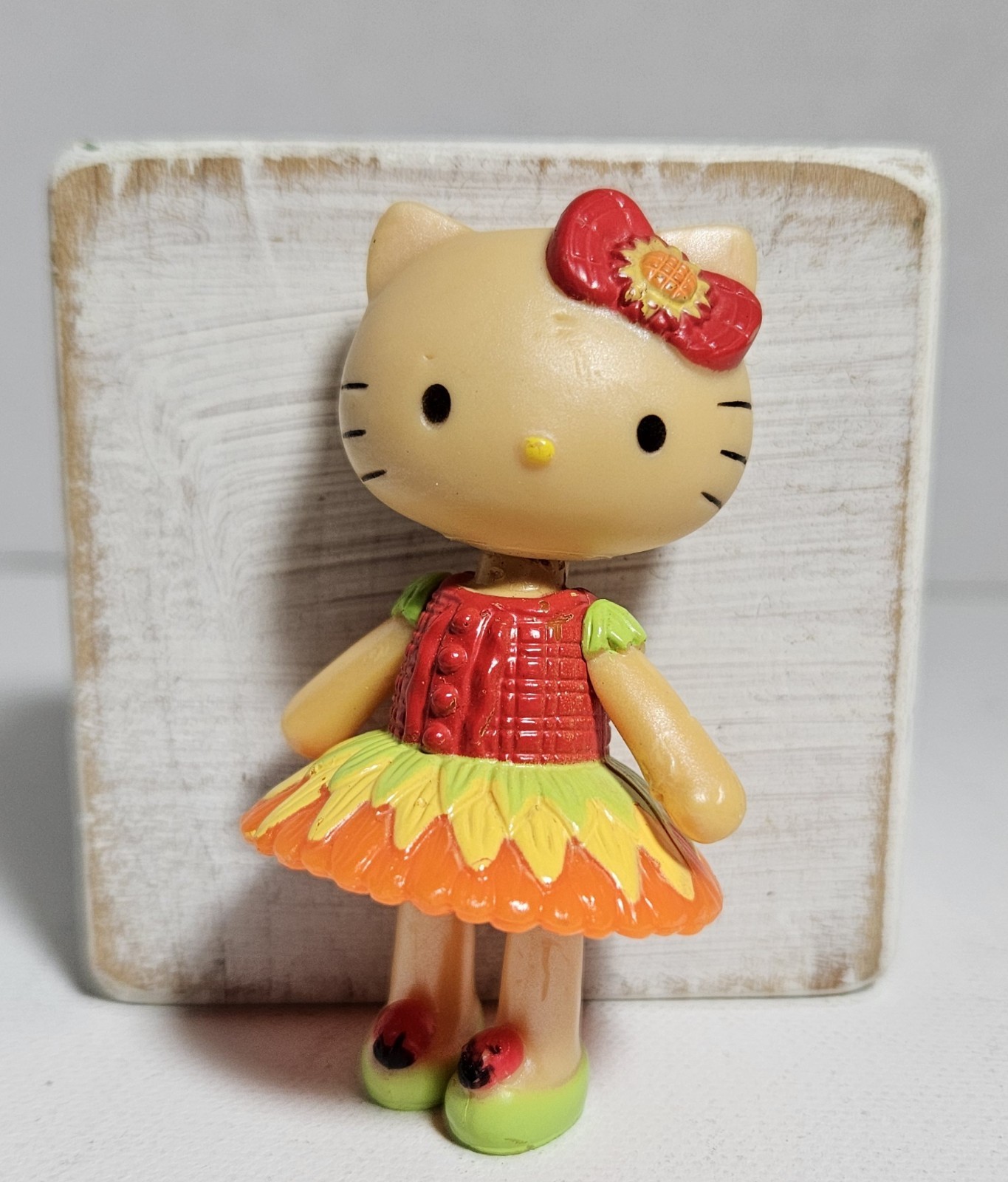 XOXO HELLO KITTY Easter Mini Doll Figure 2014 Blip Toys Sanrio Limited Sunflower