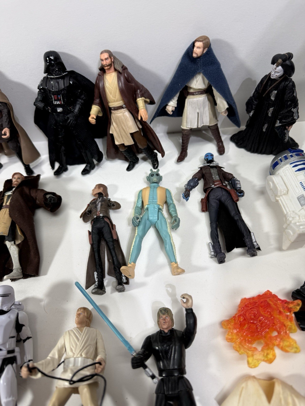 Star Wars 3 to 4in Action Figures Mixed Lot 44 / Weapons Accessories Hasbro