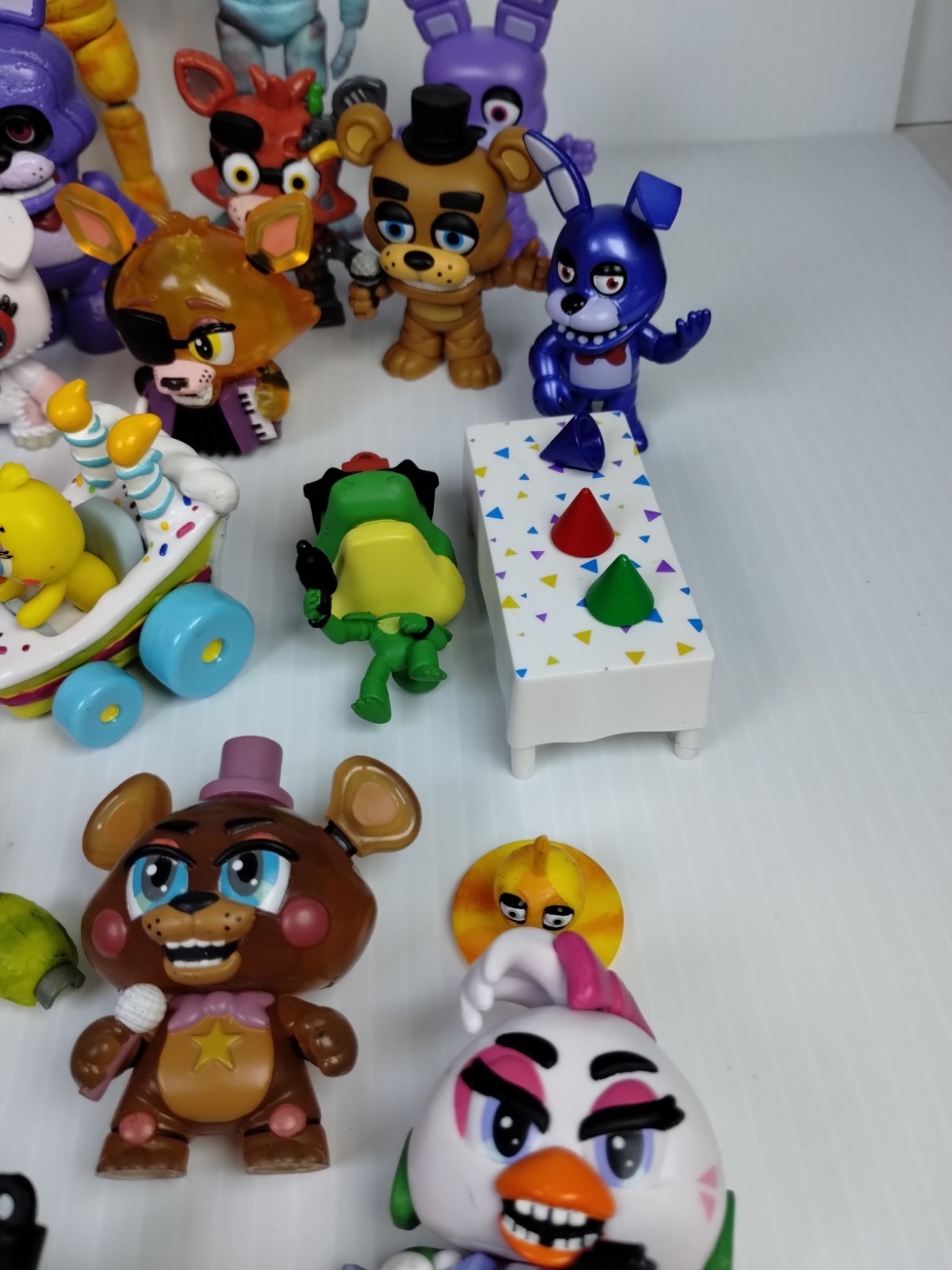 Five Nights At Freddy’s Action Figures Large 50 Piece Lot & Accessories