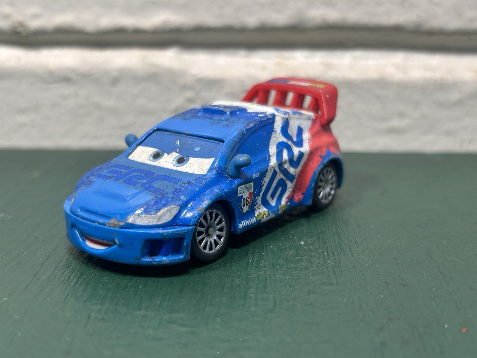Disney PIXAR Cars 2 RAOUL CAROULE Diecast Toy Vehicle Mattel