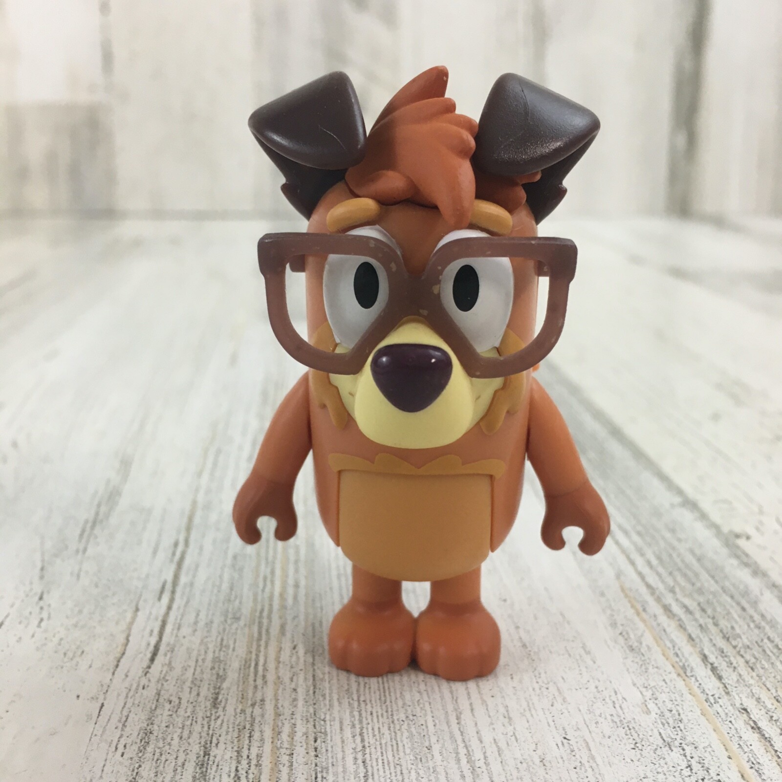 Bluey The Busker Figure Joff Bush Musician Dance Brown Dog with Glasses NEW