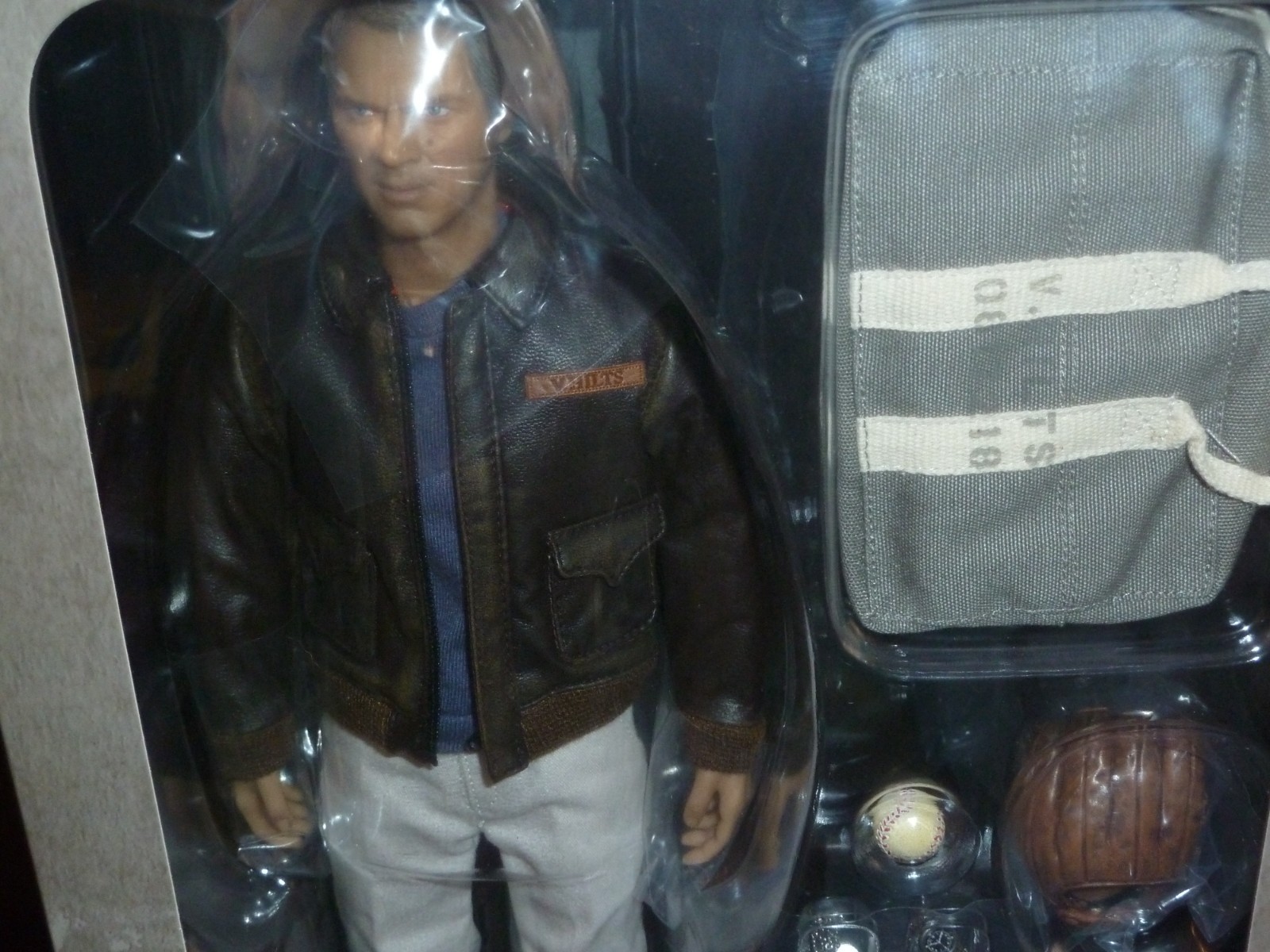STEVE MCQUEEN CAPT VIRGIL HILTS THE GREAT ESCAPE DELUXE STAR ACE 1/6TH SCALE