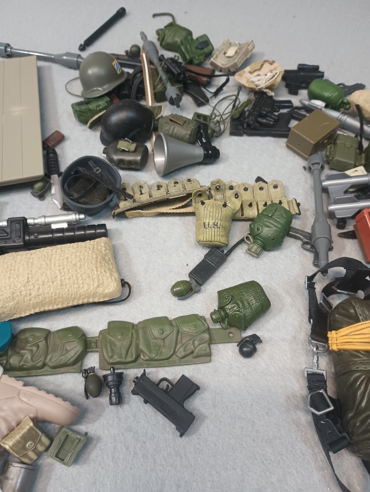 Ultimate Corp Lanard/GI Joe Toys 1/6 scale Clothes & Accessories 90’s-2000 B1